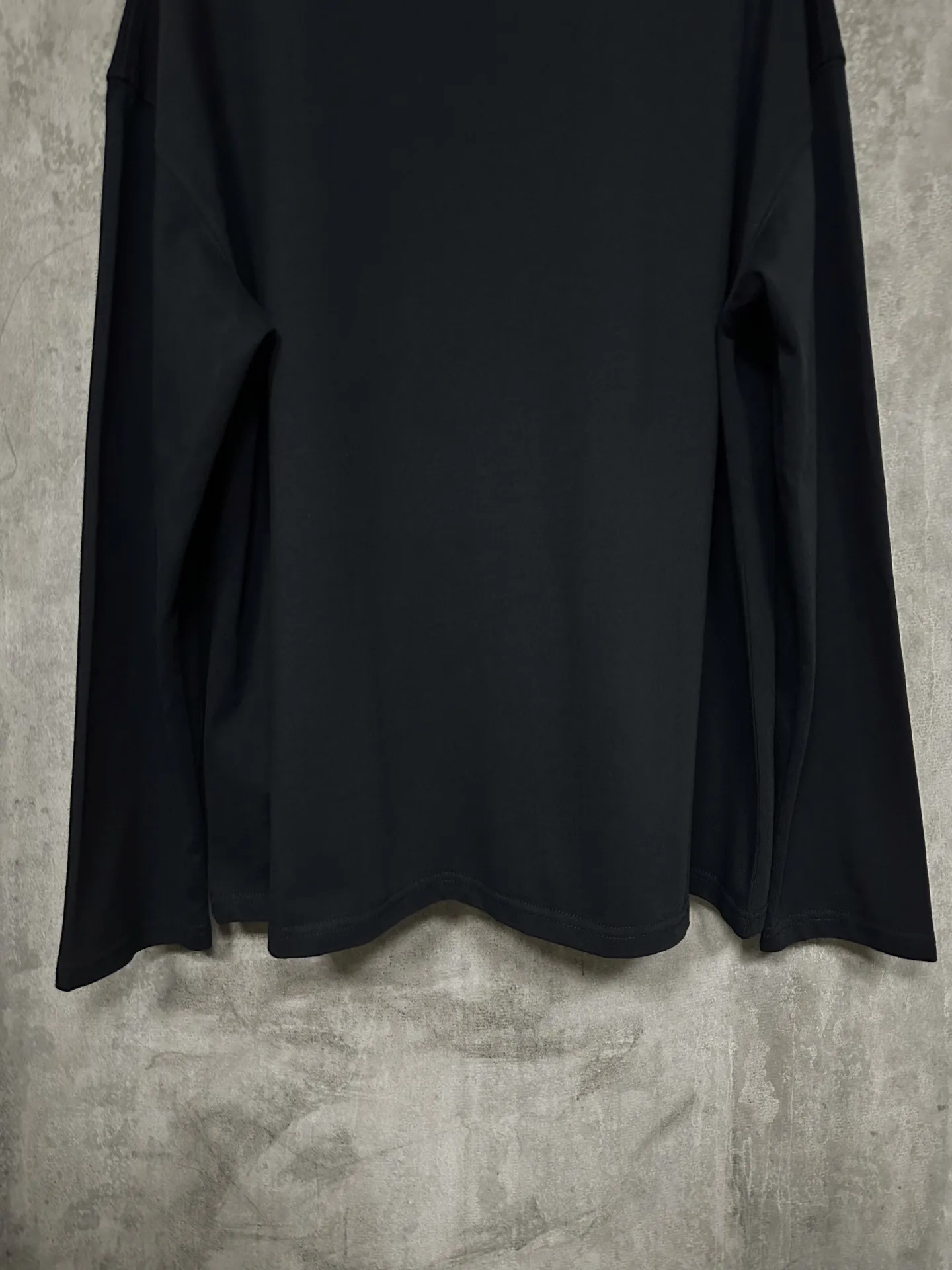 Logo Print Heavyweight Cotton Long-Sleeve T-Shirt D24015321 — view 6