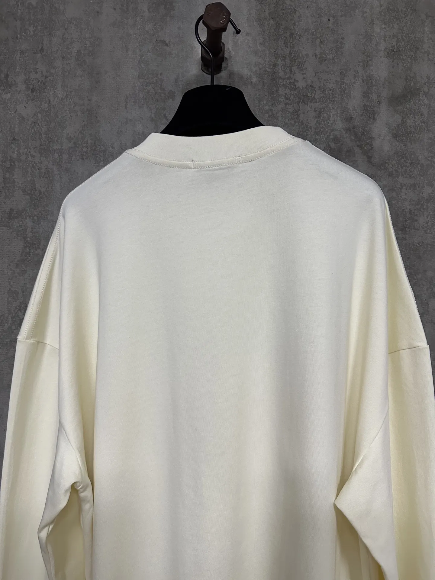 Logo-Print Heavyweight Cotton Long-Sleeve T-Shirt D24015322 — view 5