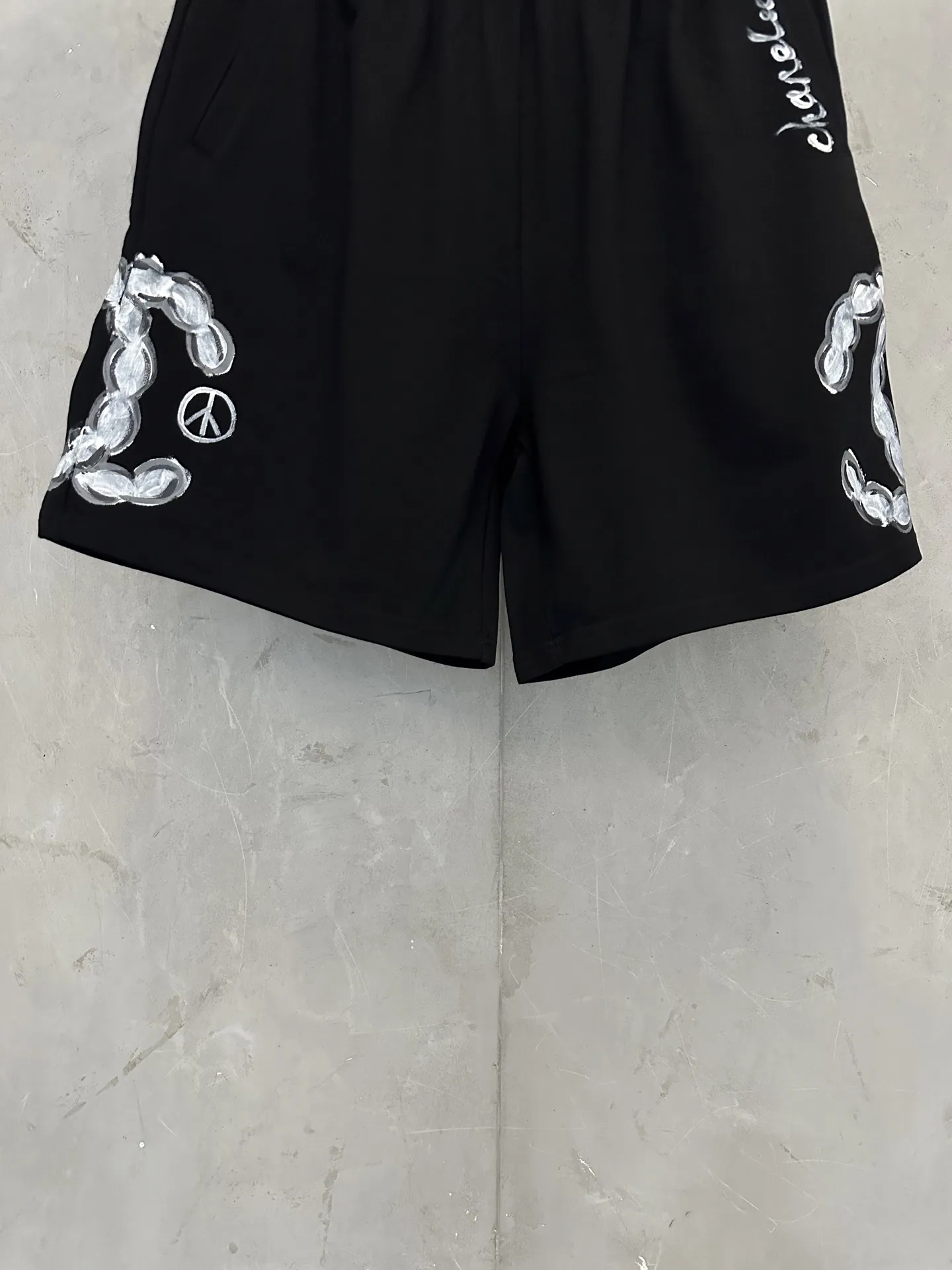 Hand-Painted Logo Loopback Cotton Shorts D24011891 — view 4