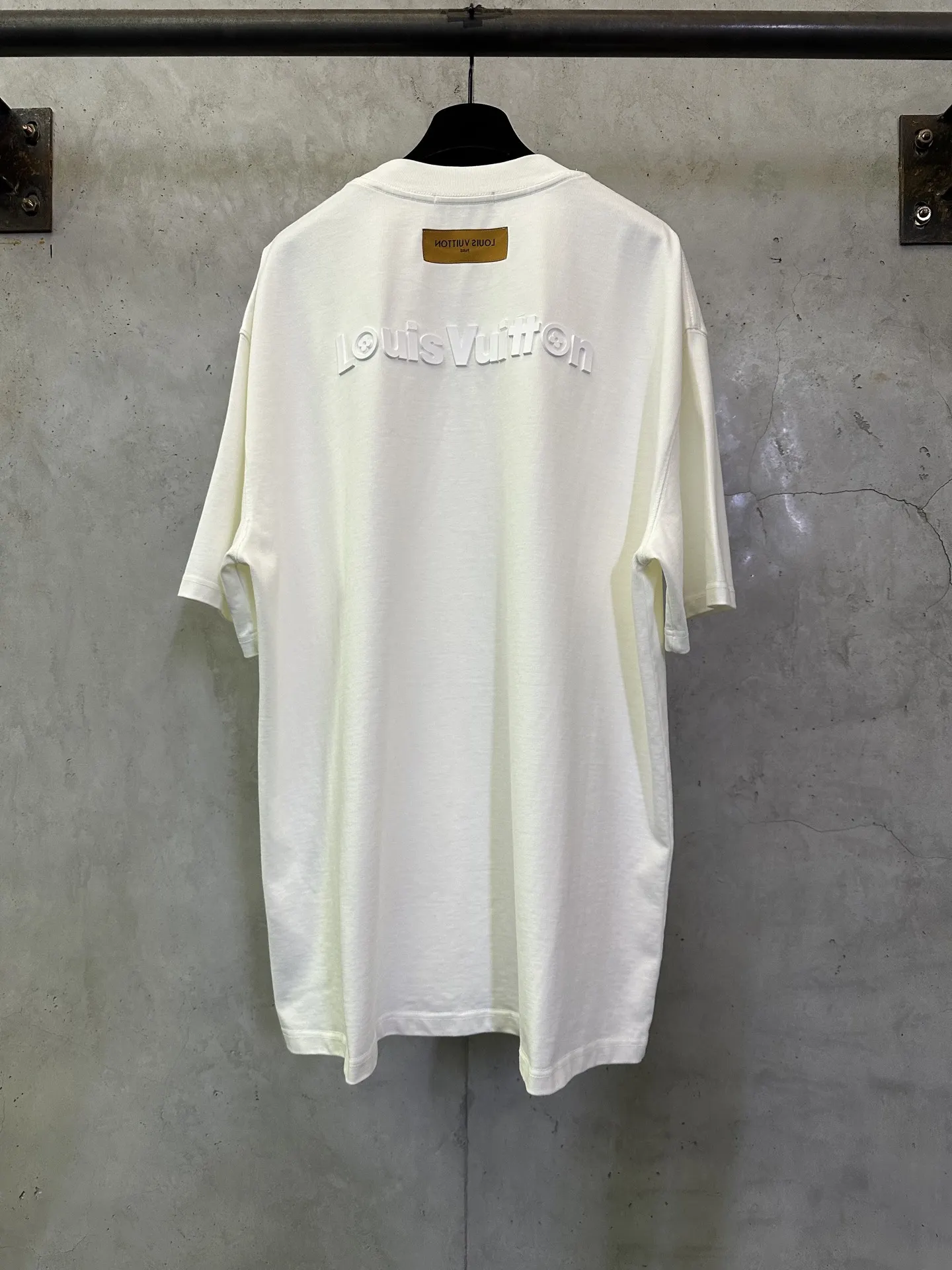 Logo Embossed Heavyweight Cotton T-Shirt D24012503 — view 2