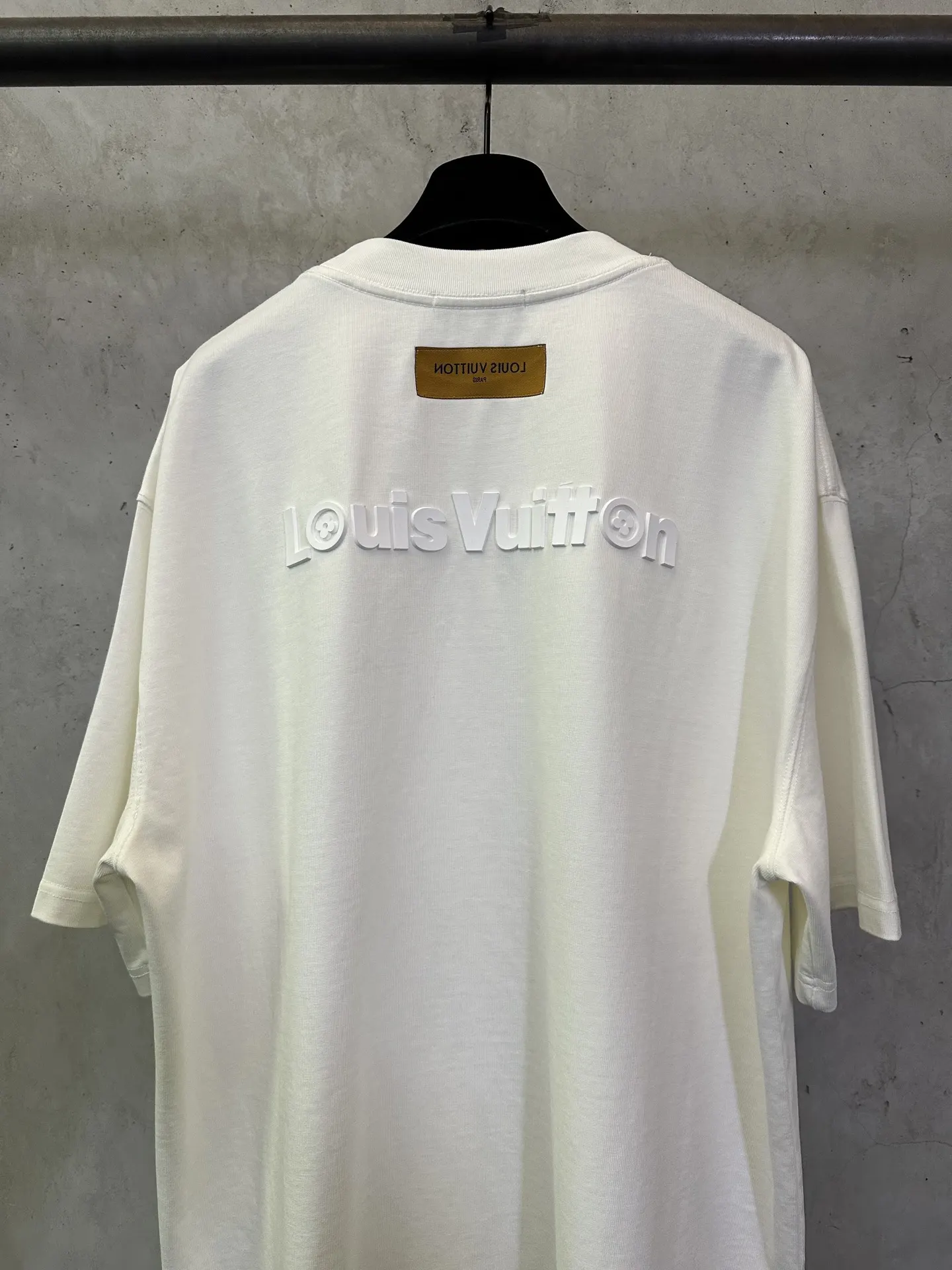 Logo Embossed Heavyweight Cotton T-Shirt D24012503 — view 5