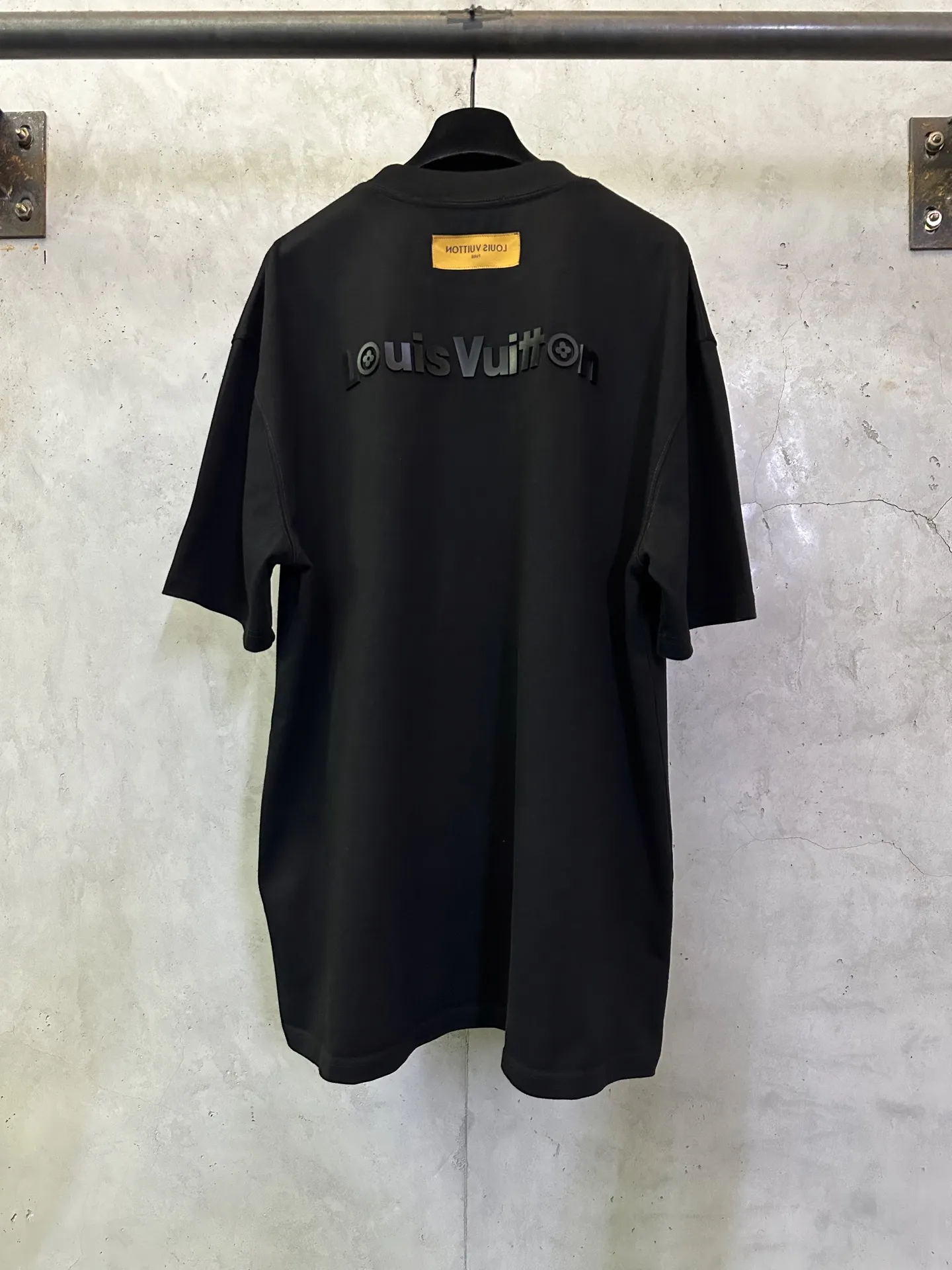 Logo-Embossed Heavyweight Cotton T-Shirt D24012502 — view 2