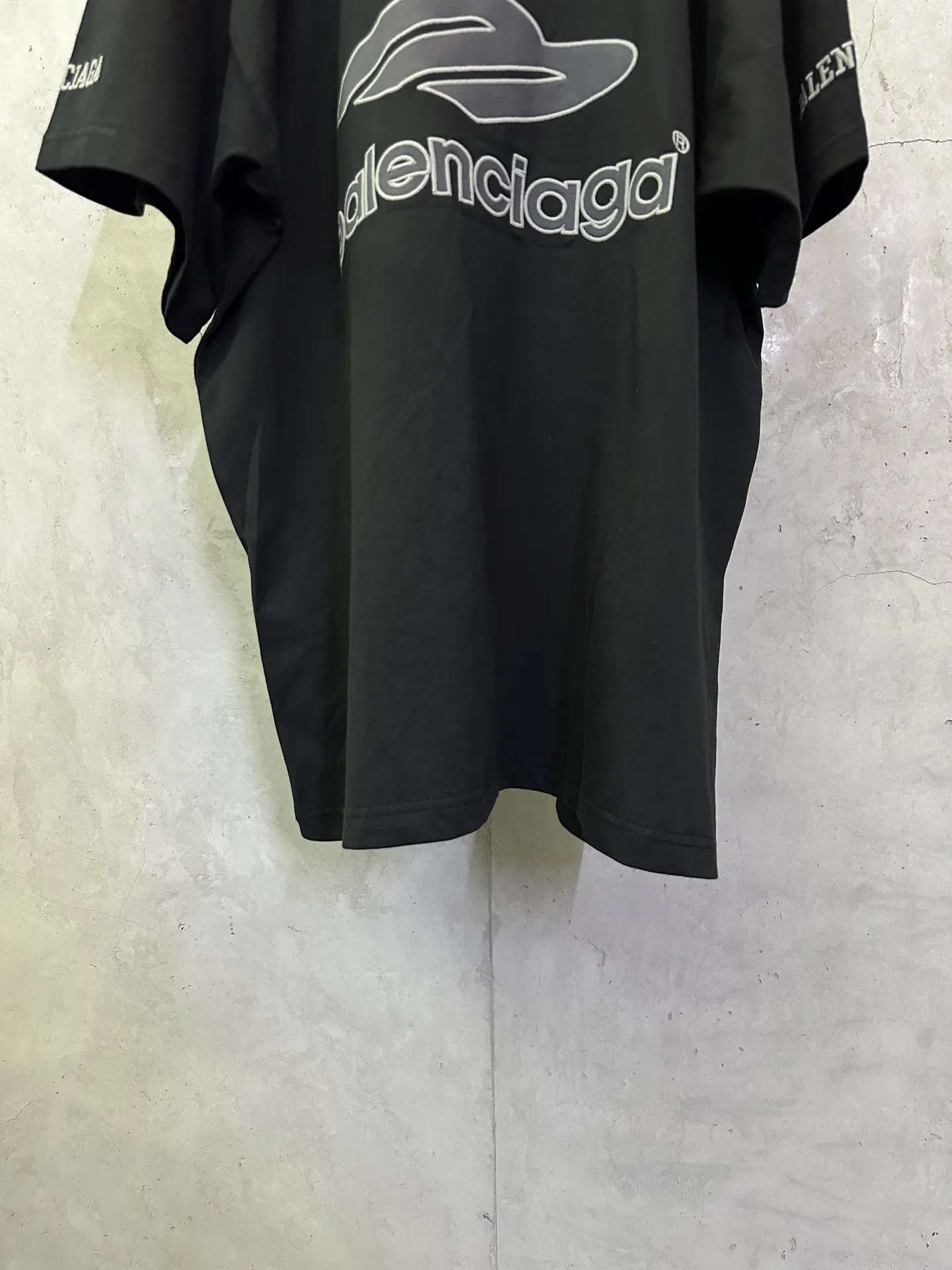 Football Series Embroidered V-Neck Jersey D24511504 — view 6