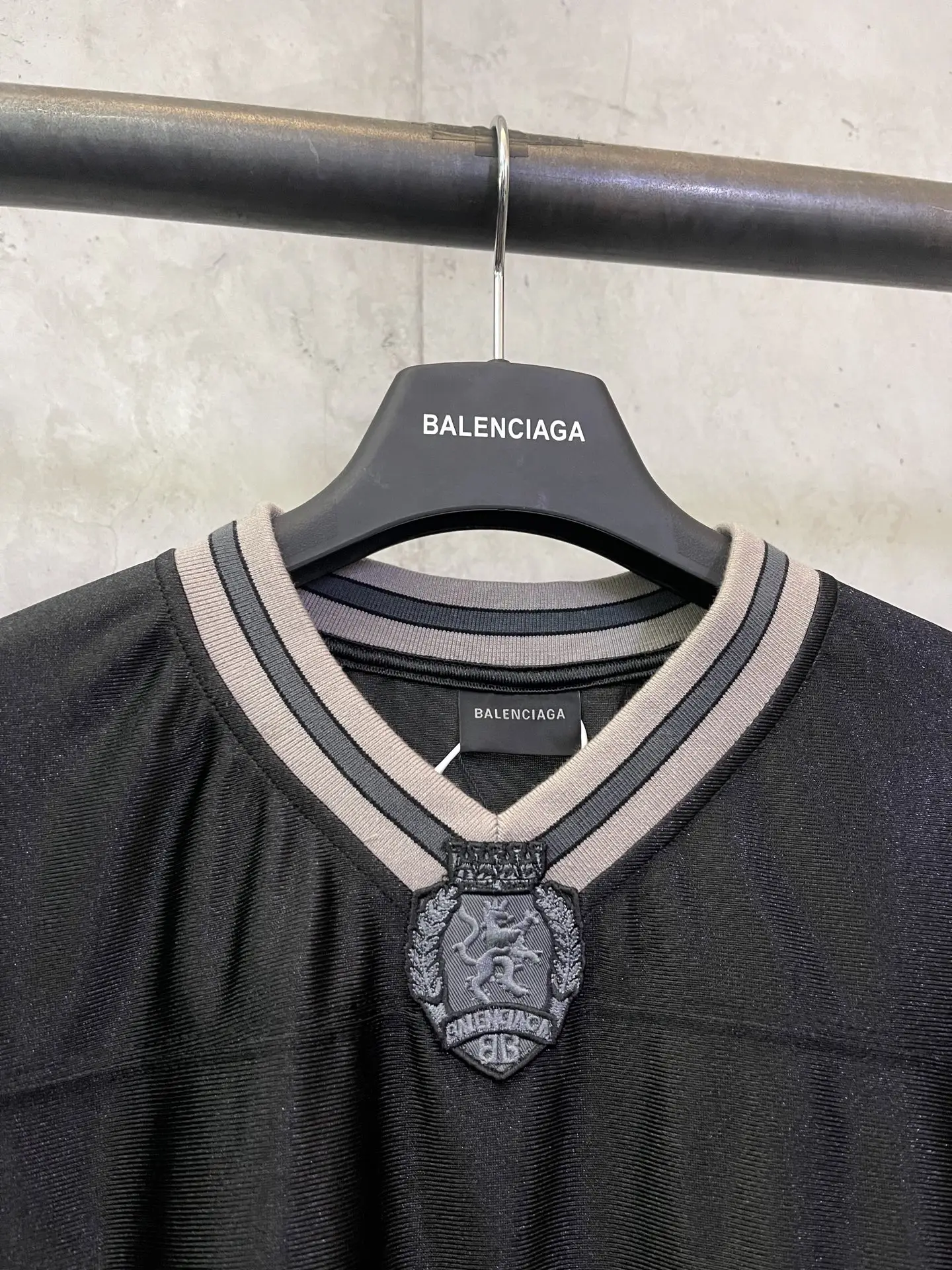 Logo-Embroidered Oversized Football Jersey D25015278 — view 7