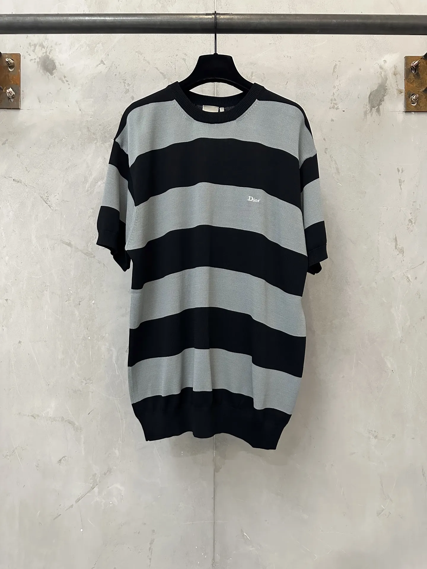 Logo Embroidered Striped Knit T-Shirt D25018910