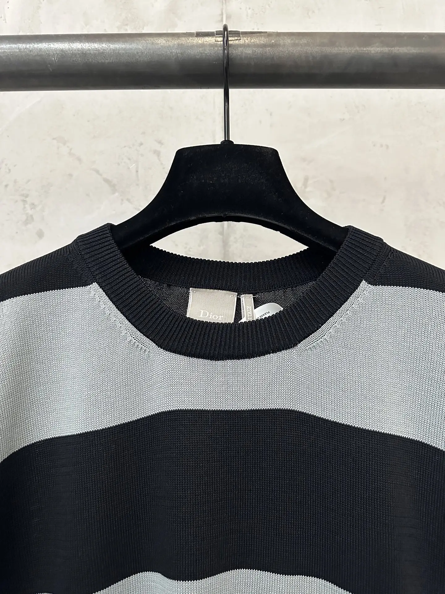 Logo Embroidered Striped Knit T-Shirt D25018910 — view 5