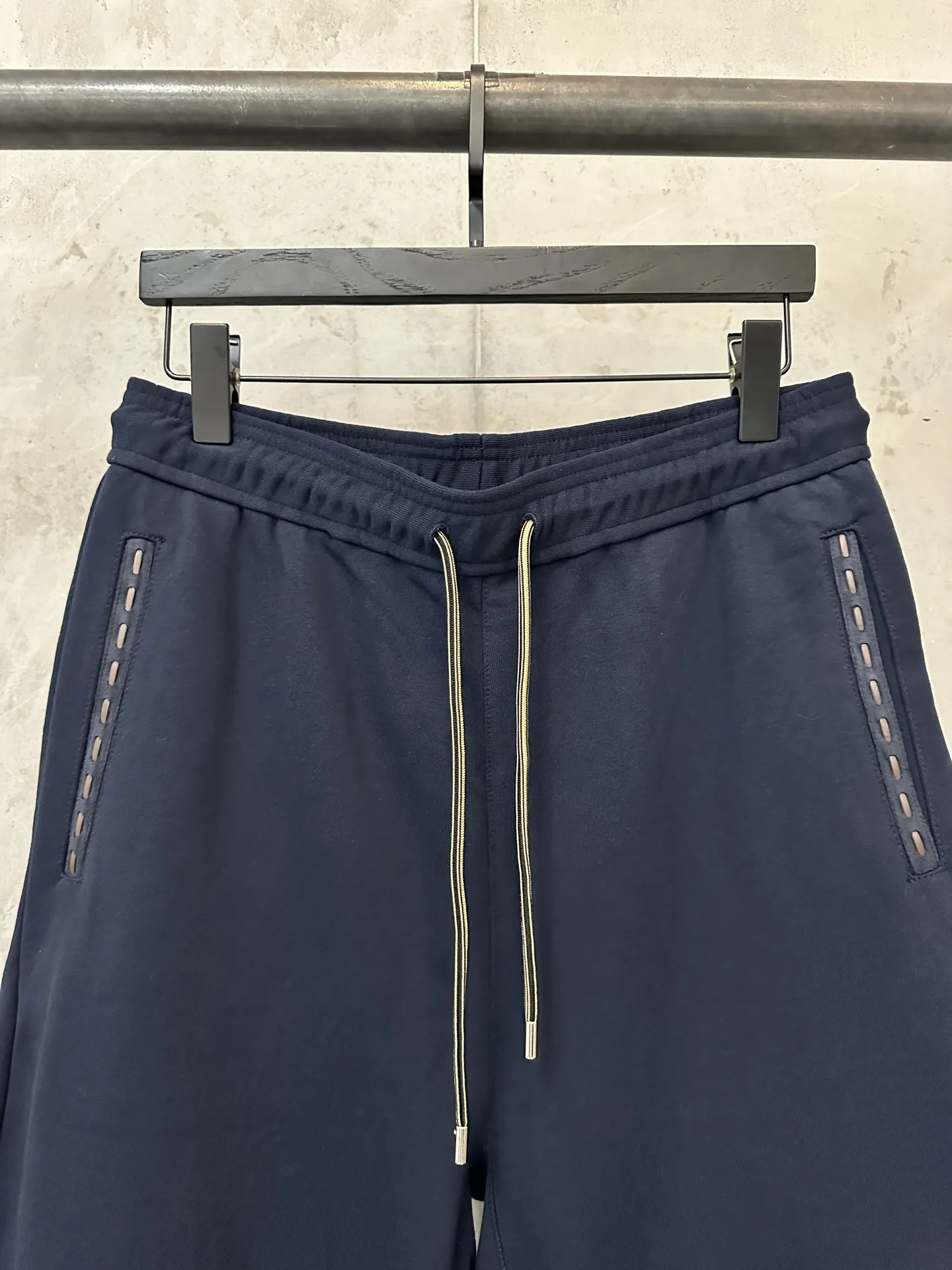 Logo-Patch Cotton-Jersey Bermuda Shorts D25018885 — view 3