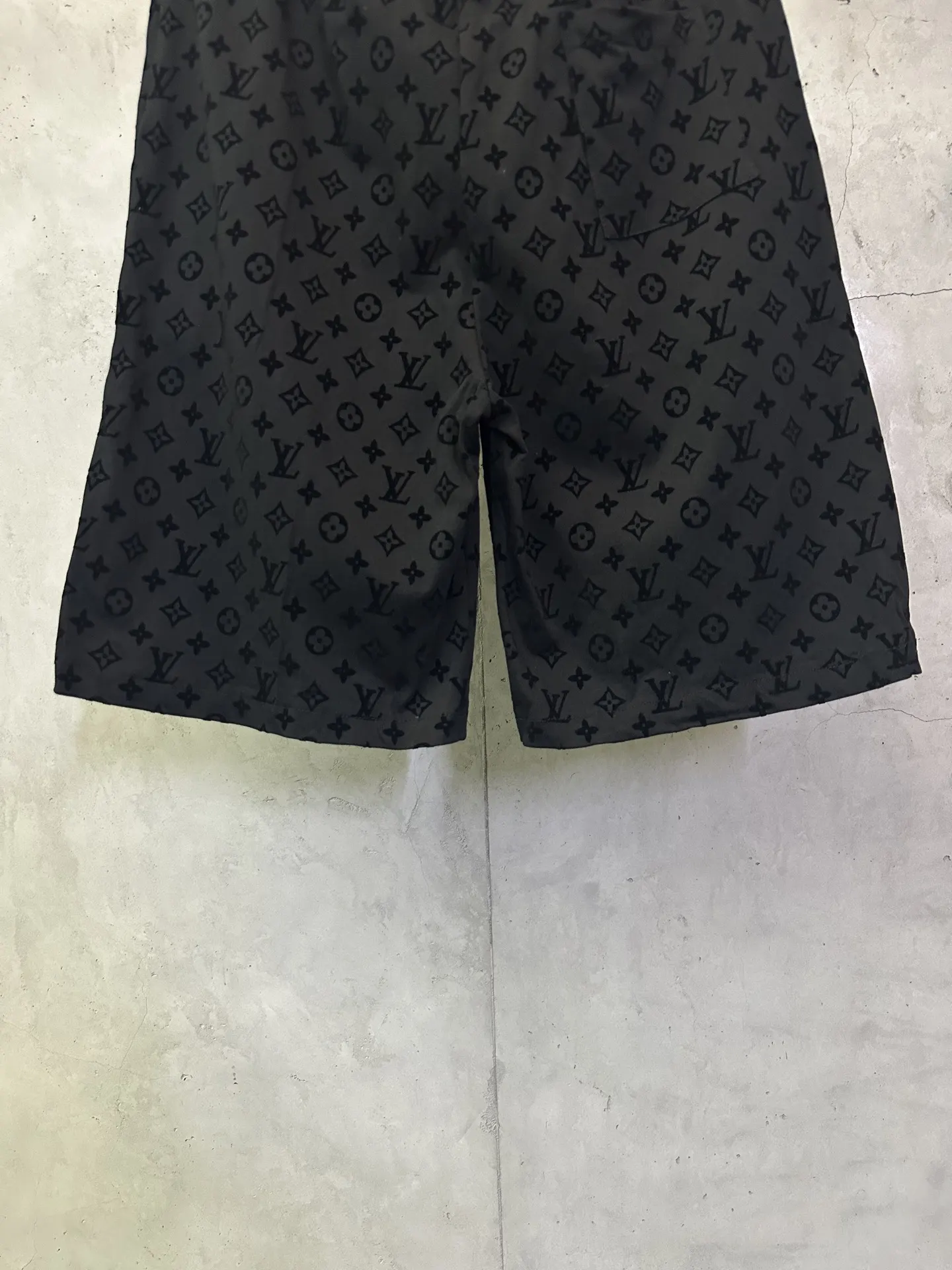 Monogram Flocked Cotton Jersey Shorts D25012432 — view 6