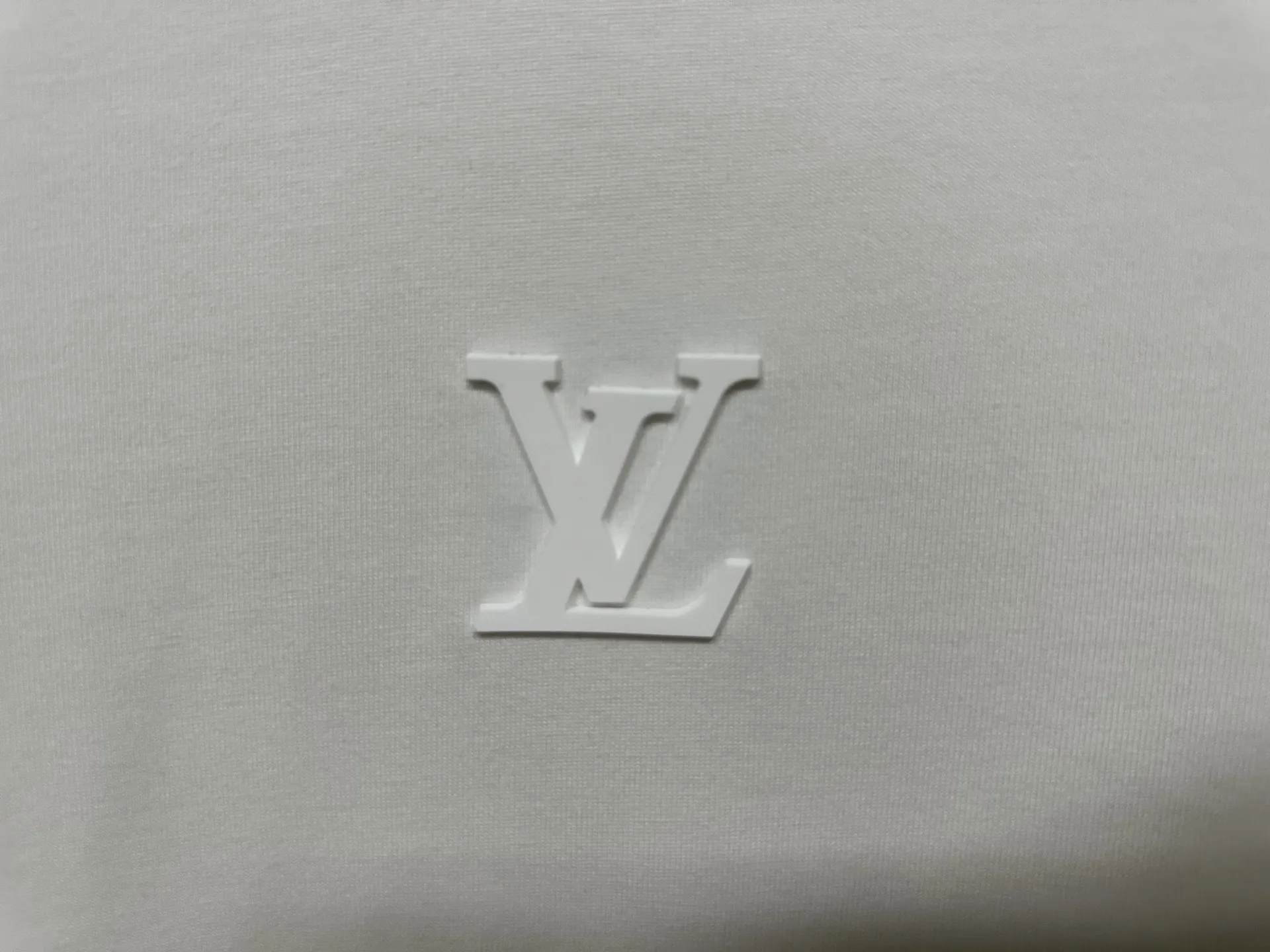 Embossed Logo Long-Sleeve T-Shirt D25015323 — view 8