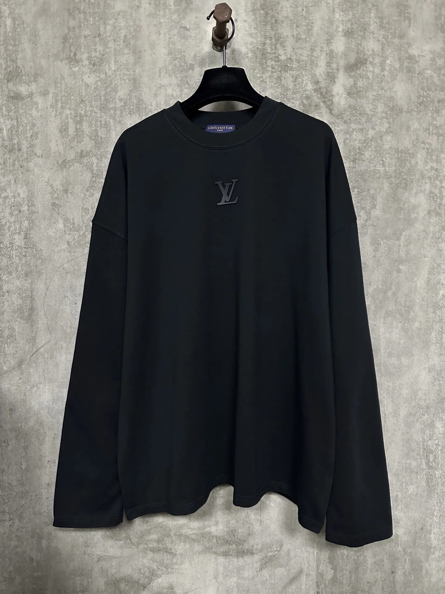 LV Logo Embossed Long-Sleeve T-Shirt D25015324