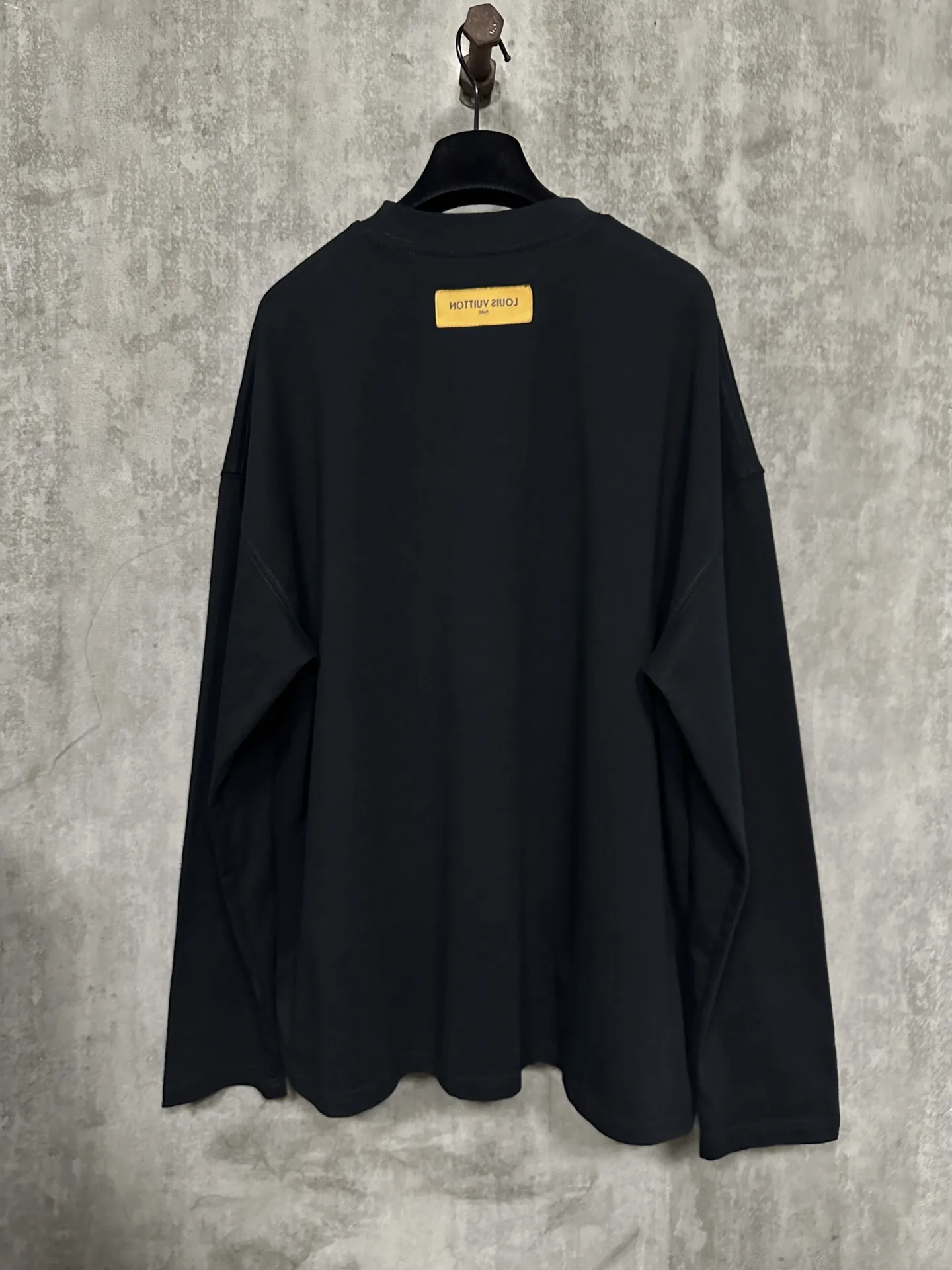 LV Logo Embossed Long-Sleeve T-Shirt D25015324 — view 2