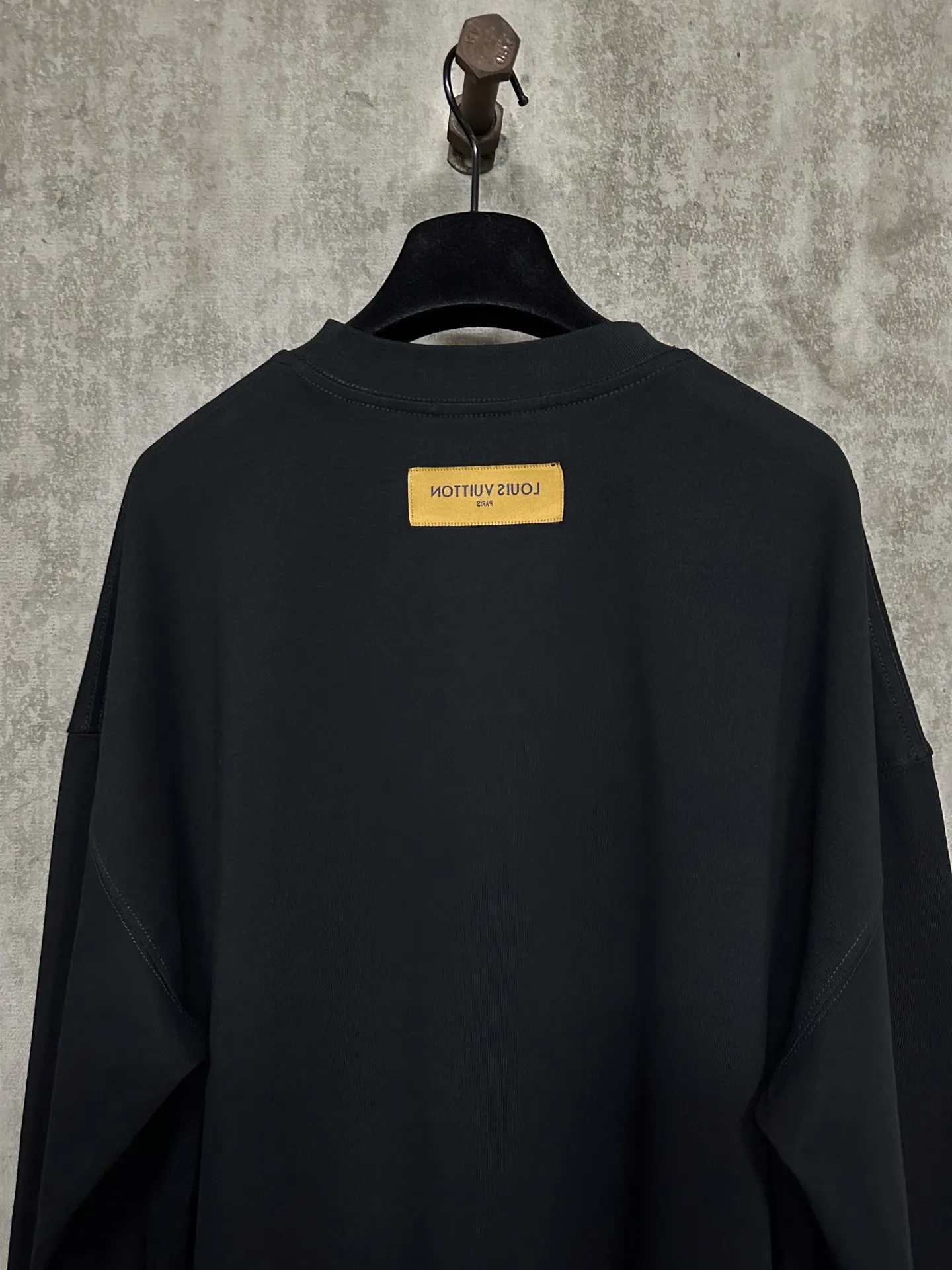 LV Logo Embossed Long-Sleeve T-Shirt D25015324 — view 5
