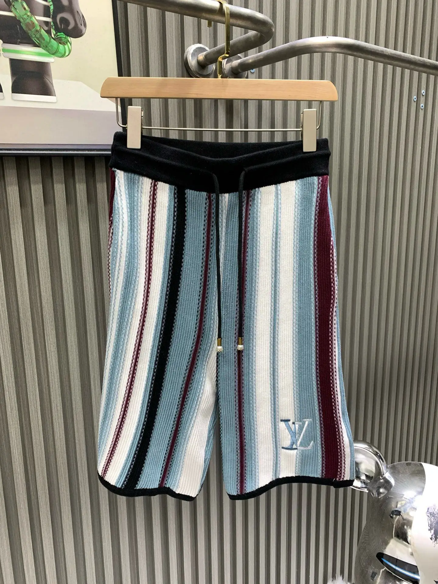 Striped Jacquard Knit Shorts D25014119