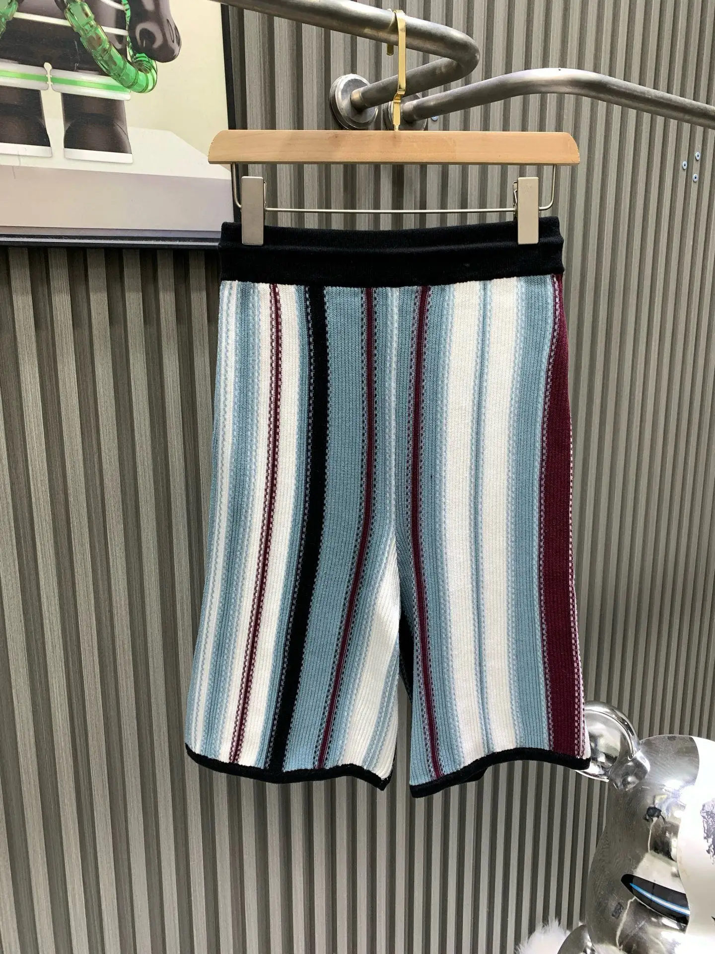 Striped Jacquard Knit Shorts D25014119 — view 2