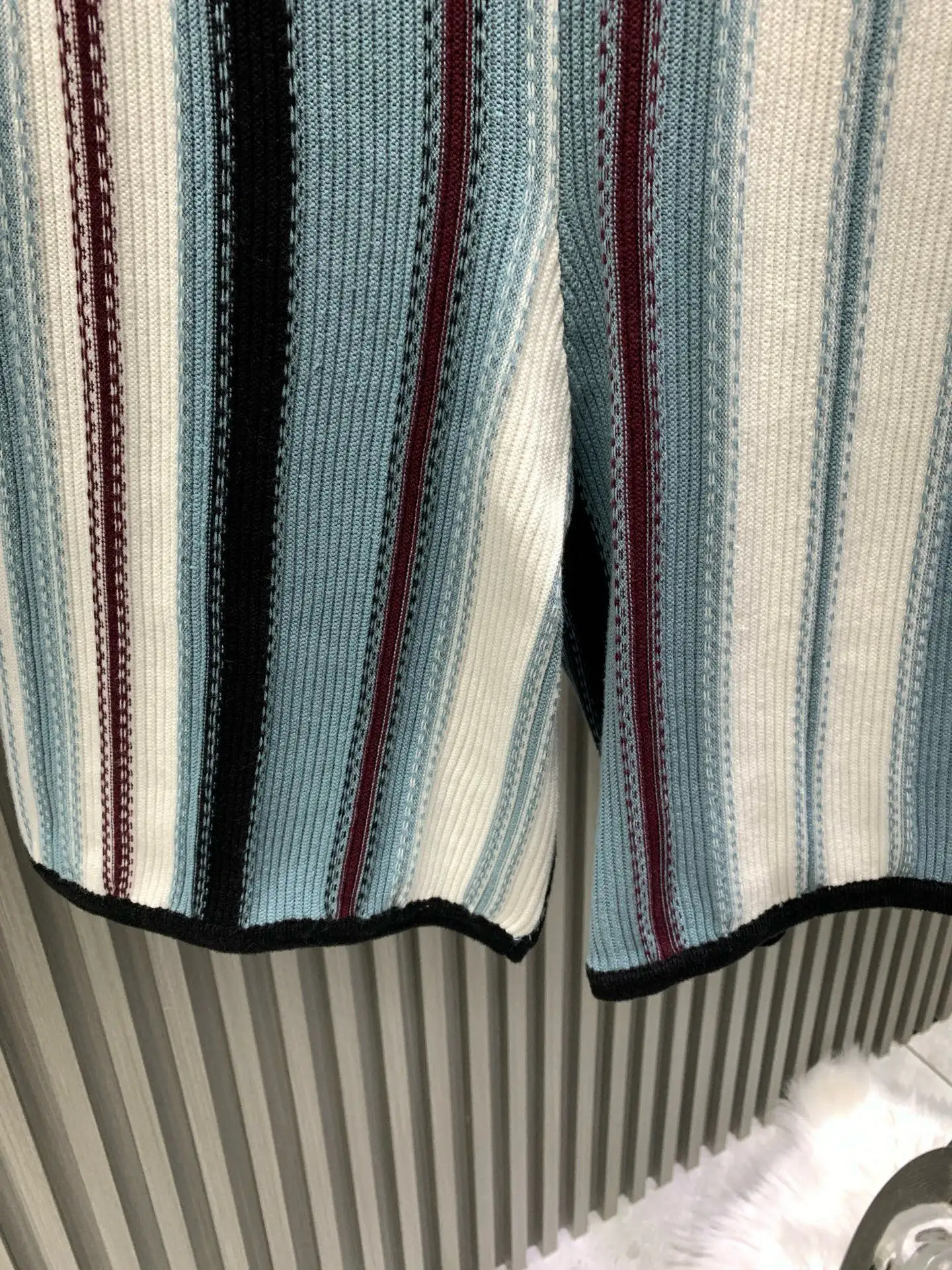 Striped Jacquard Knit Shorts D25014119 — view 9