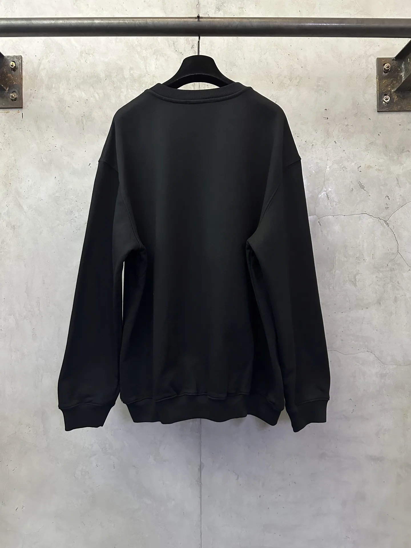 Logo-Patch Heavyweight Cotton Sweatshirt D25020532 — view 2
