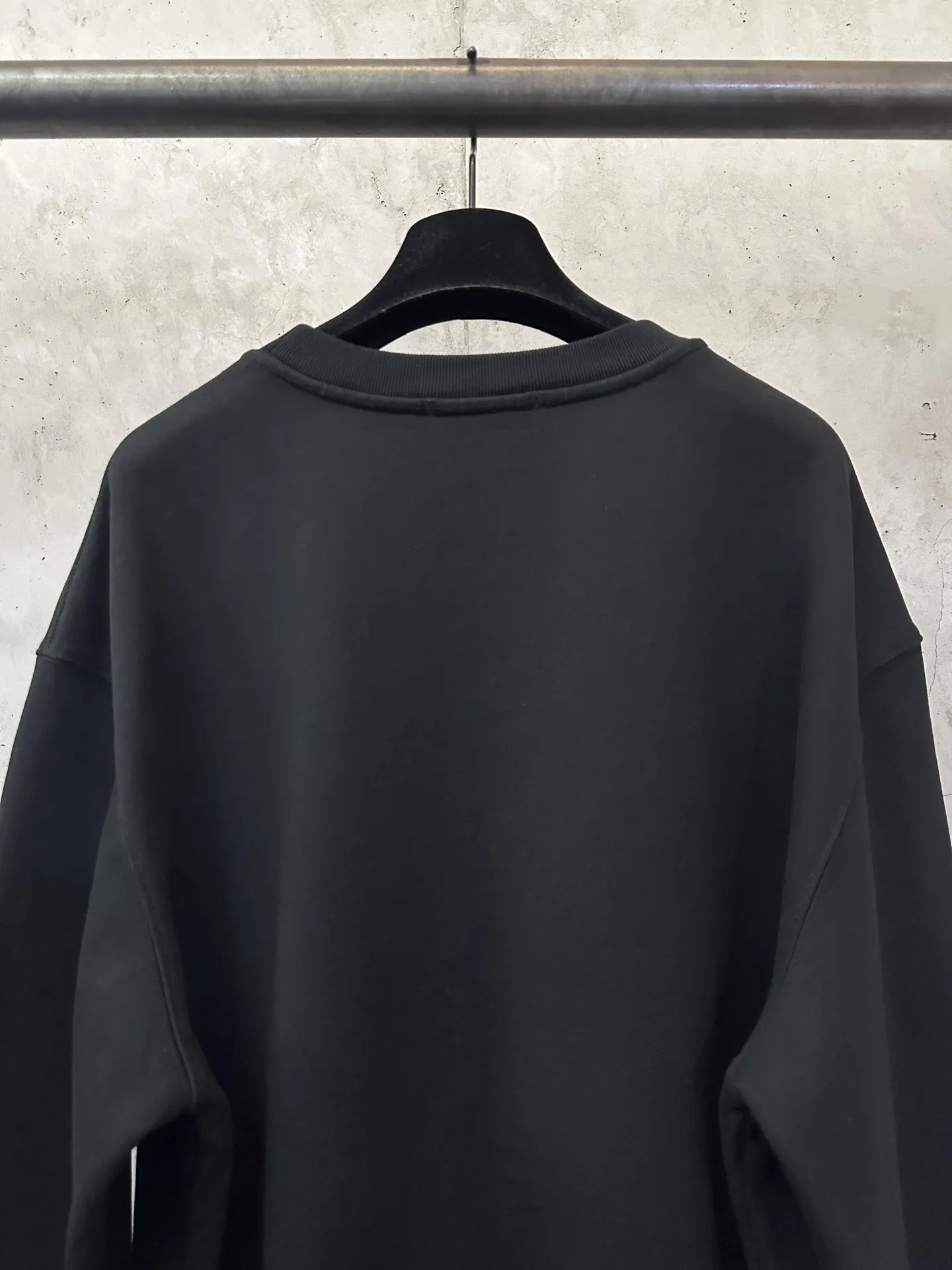 Logo-Patch Heavyweight Cotton Sweatshirt D25020532 — view 5