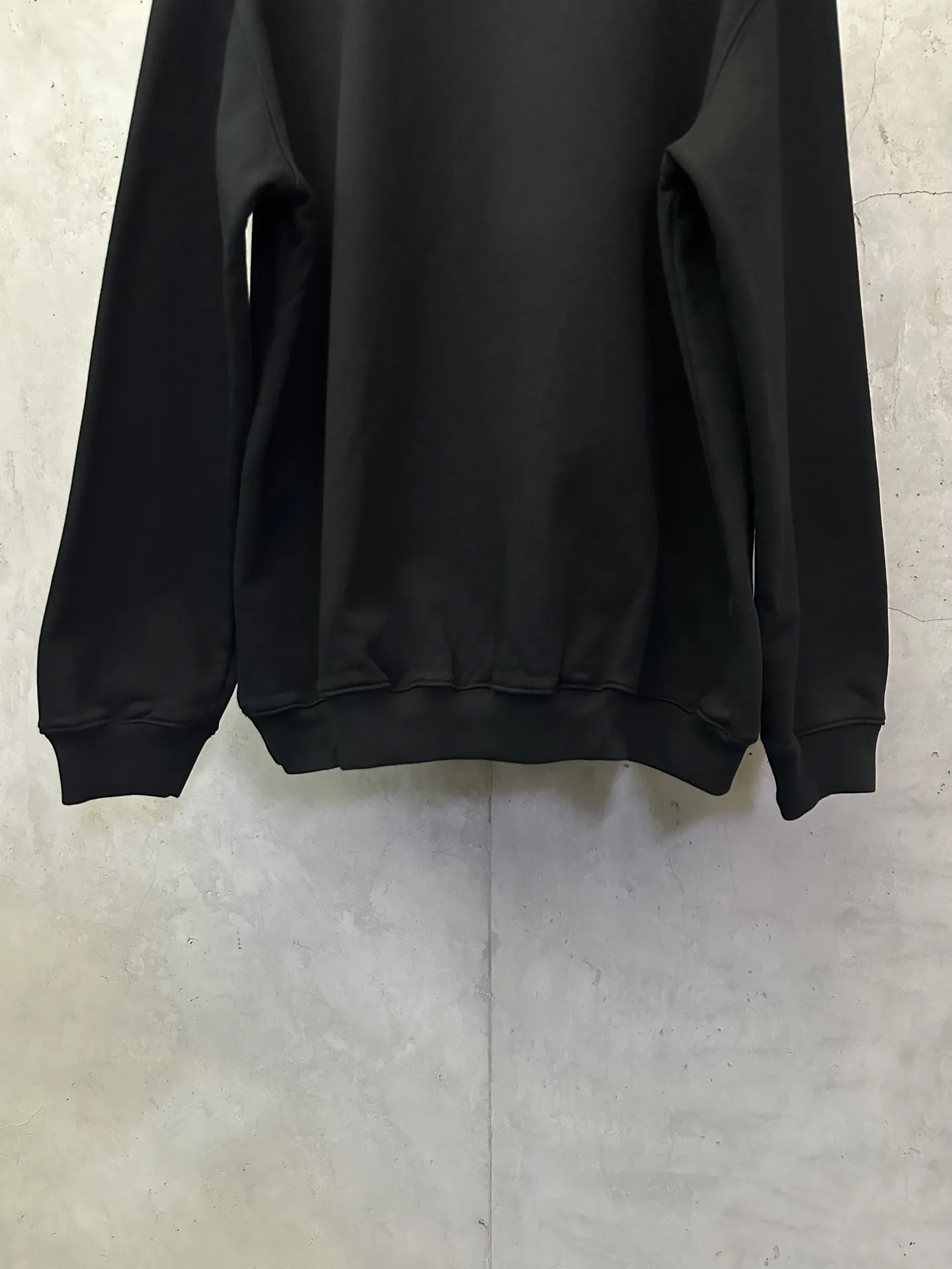 Logo-Patch Heavyweight Cotton Sweatshirt D25020532 — view 6