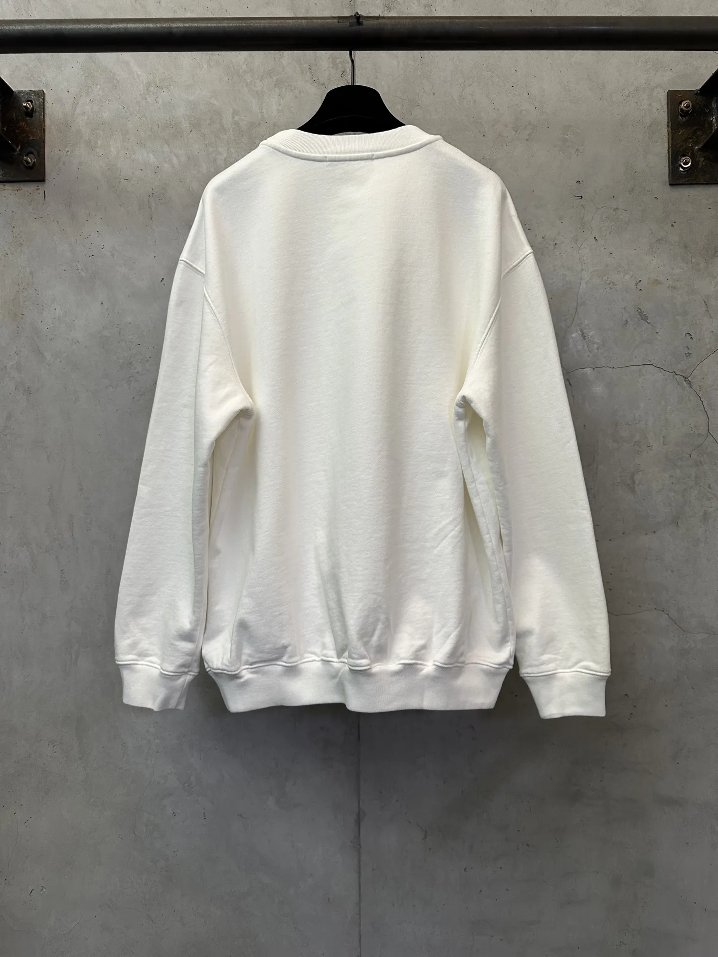 Accolade Heavyweight Cotton Crew-Neck Sweatshirt D25520531 — view 2