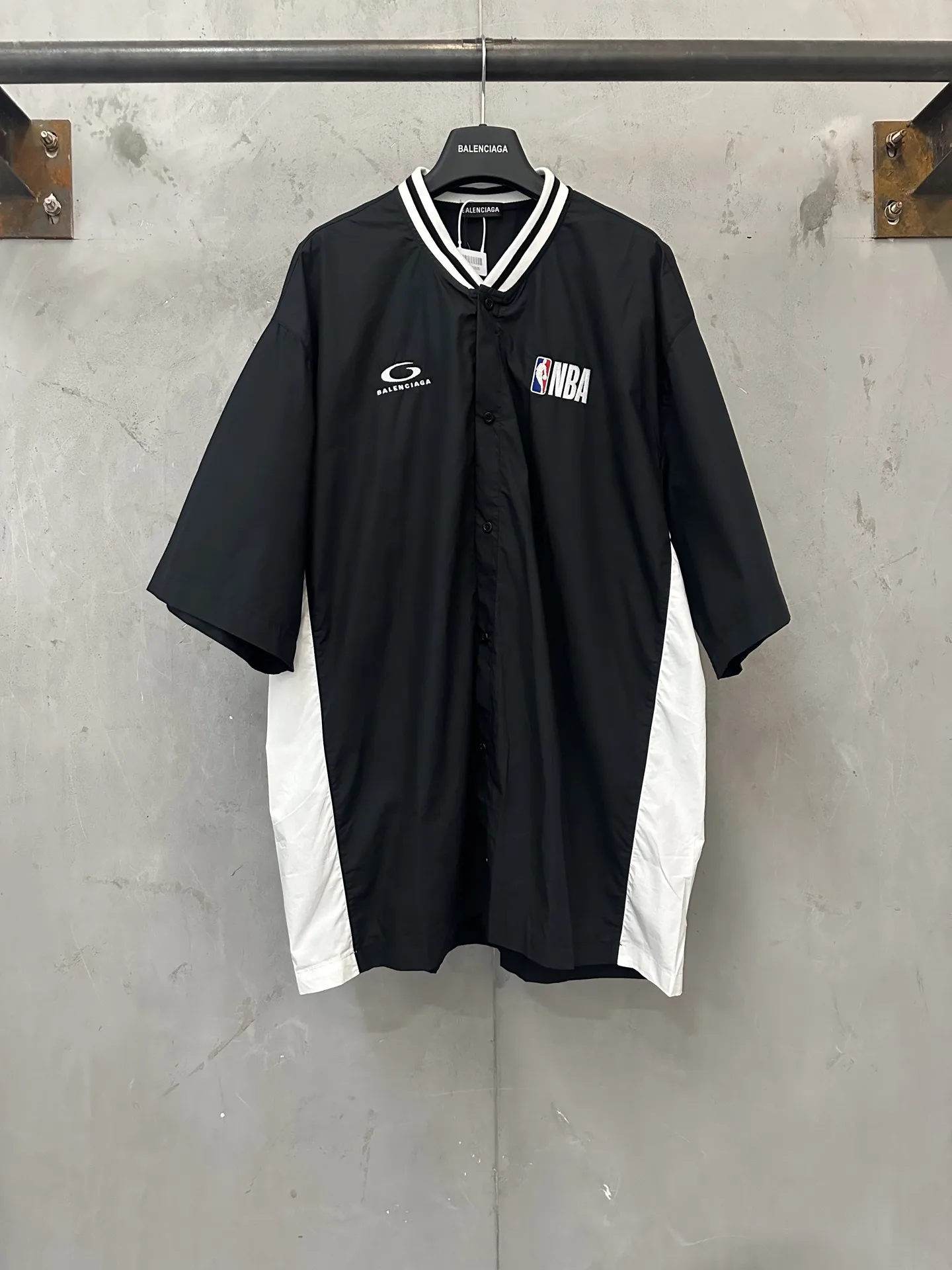 NBA Logo V-Neck Baseball Shirt D26022228