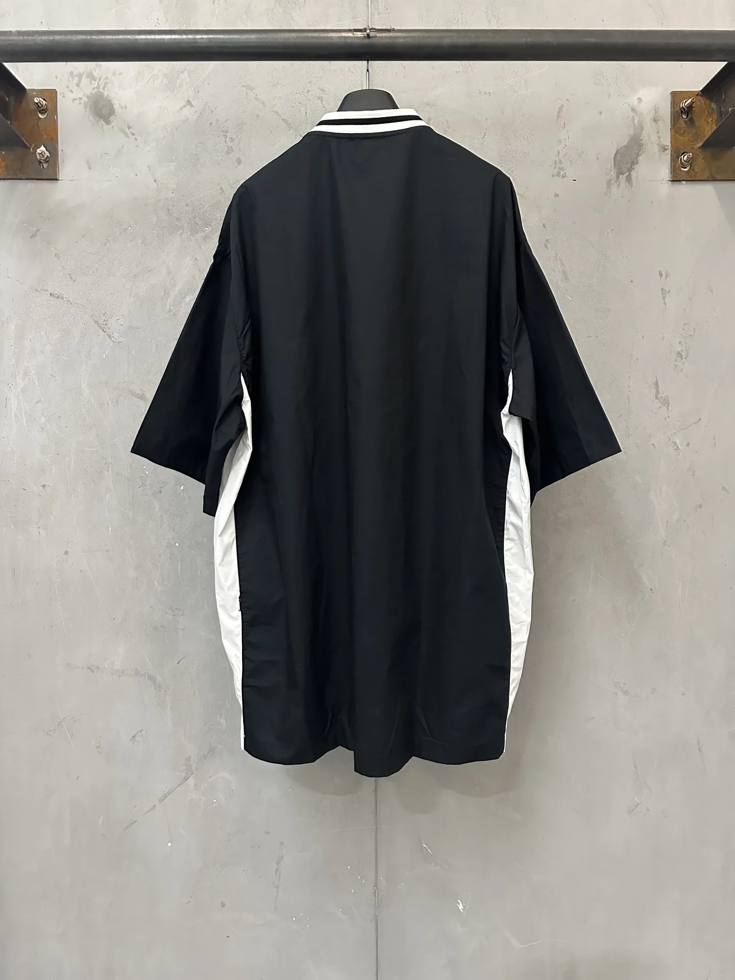 NBA Logo V-Neck Baseball Shirt D26022228 — view 2