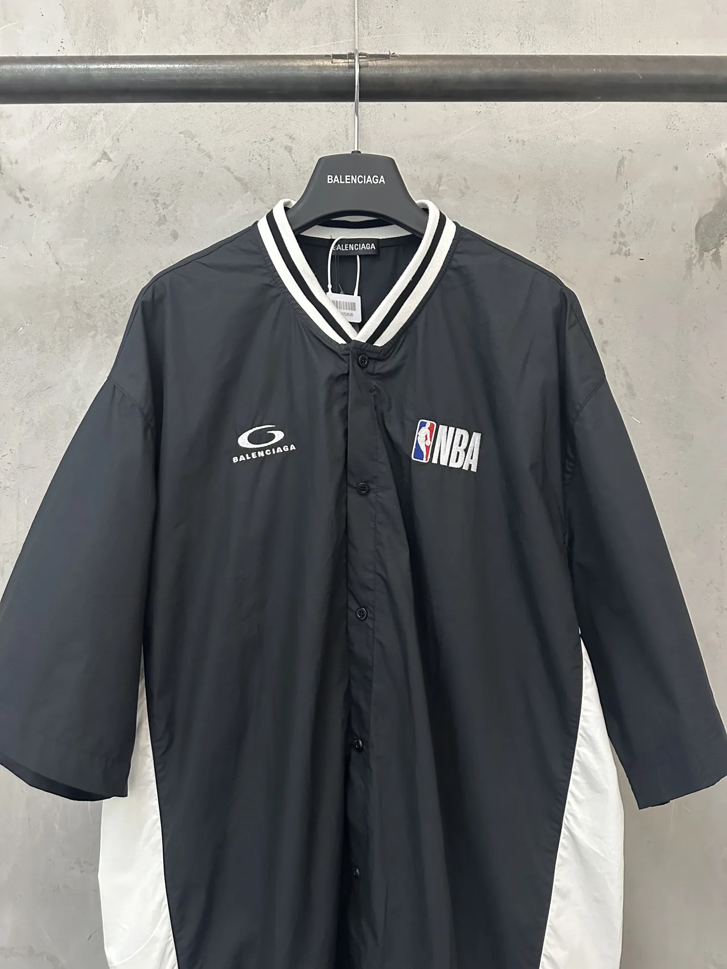 NBA Logo V-Neck Baseball Shirt D26022228 — view 3