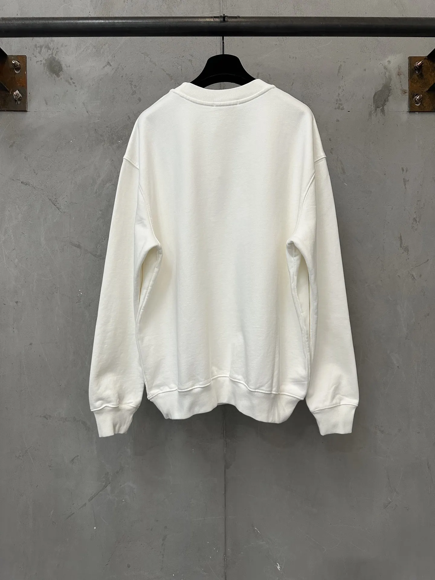 Sun and Moon Graphic Crew-Neck Sweatshirt D26022294 — view 2