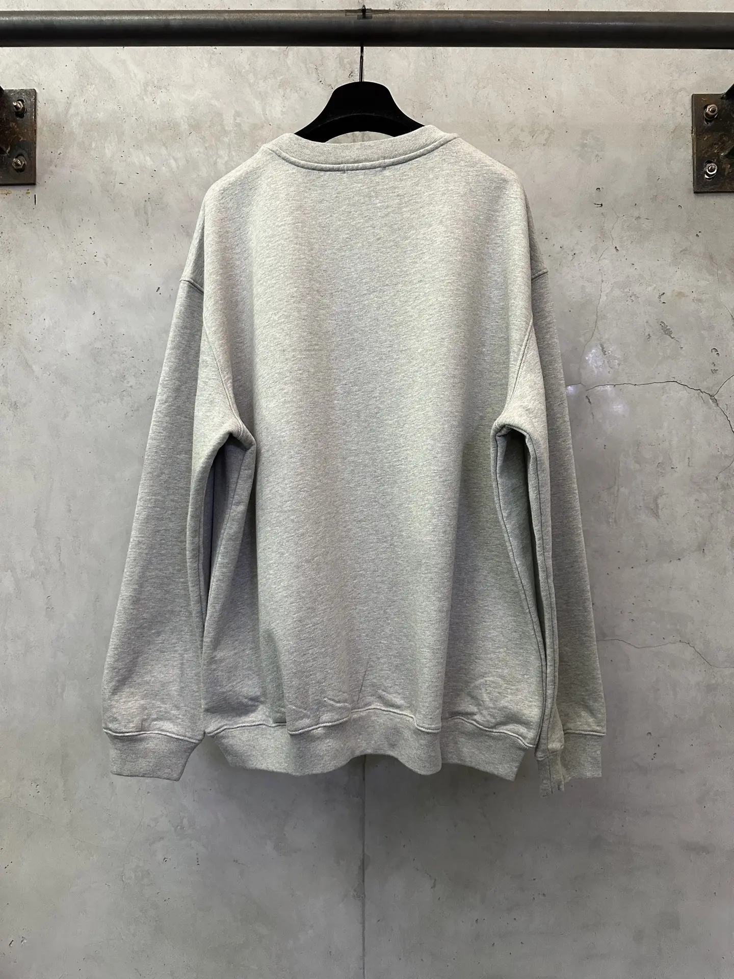 30 Montaigne Logo-Print Cotton-Blend Sweatshirt D26018863 — view 2