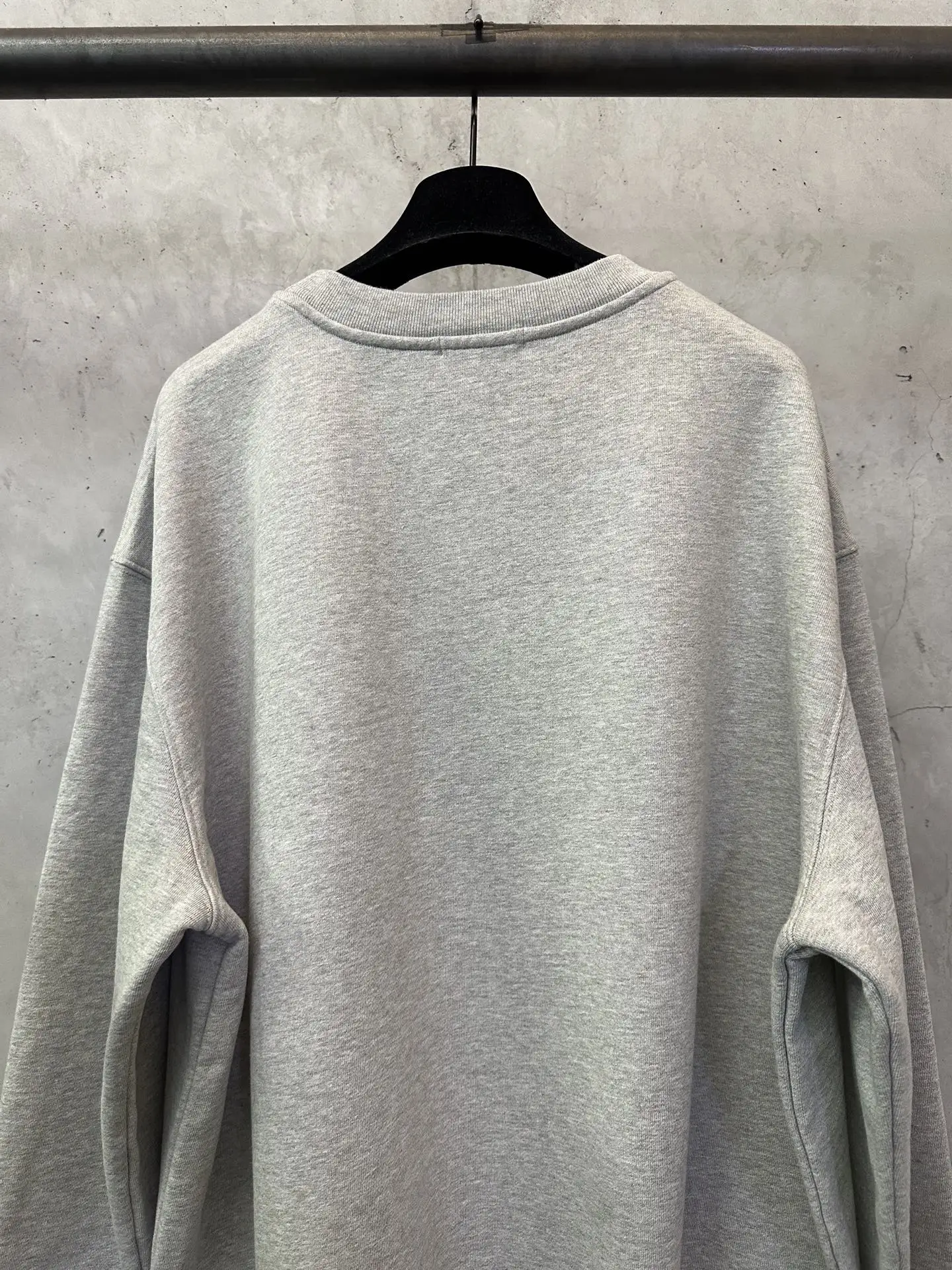 30 Montaigne Logo-Print Cotton-Blend Sweatshirt D26018863 — view 5