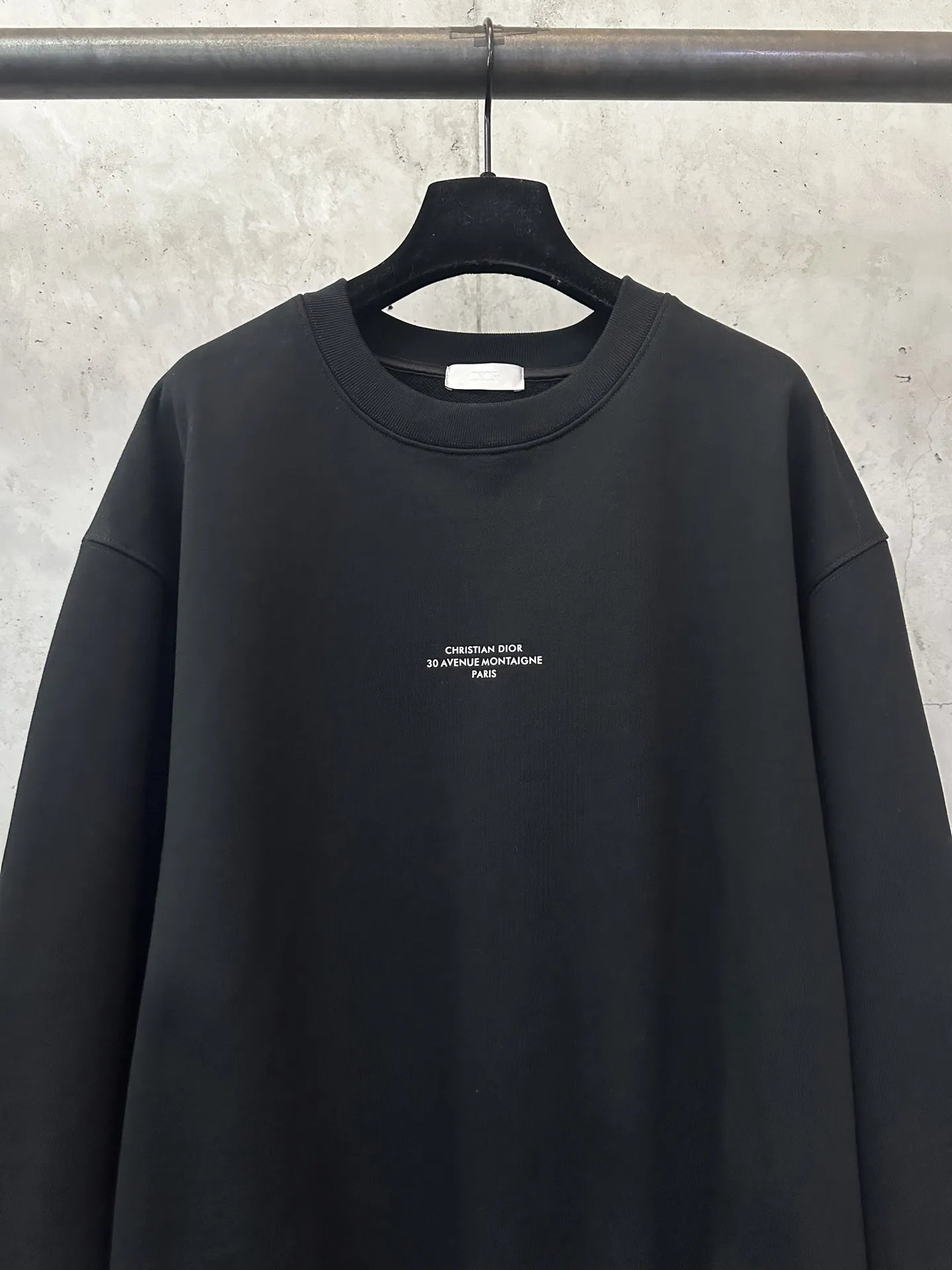 30 Montaigne Logo Crew-Neck Sweatshirt D26018862 — view 3