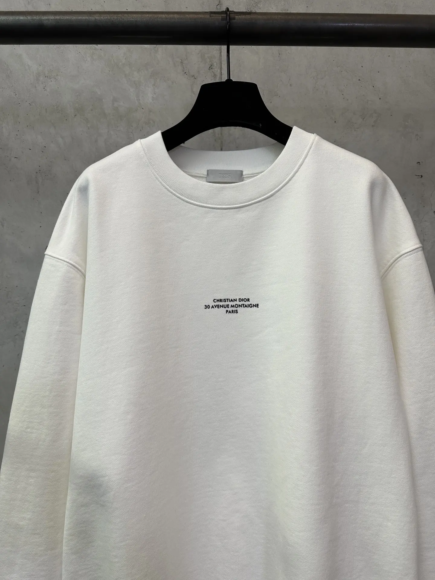 30 Montaigne Logo Crew-Neck Sweatshirt D26018864 — view 3