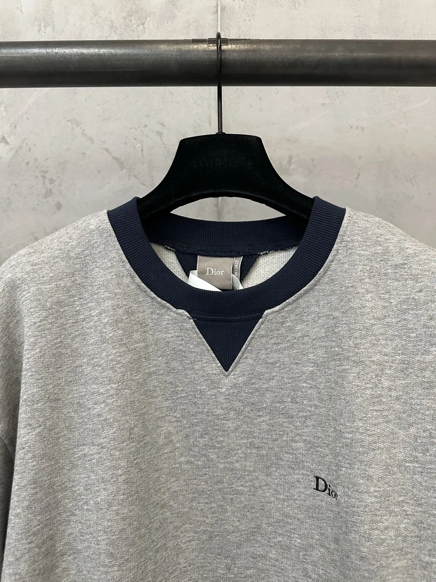 Logo Embroidery Color-Block Sweatshirt D26023147 — view 5