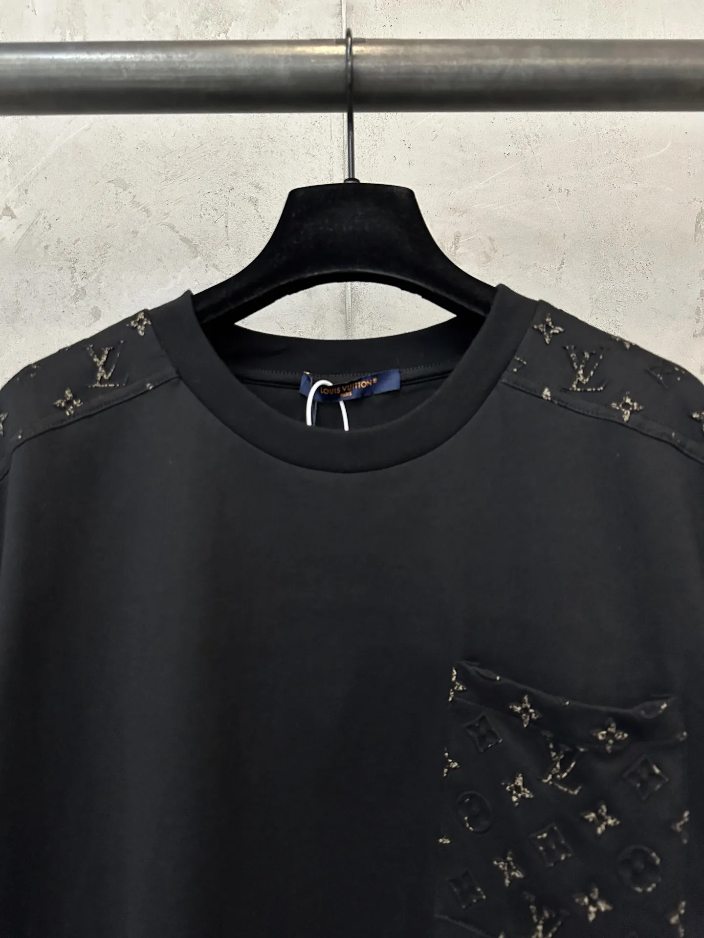 Monogram Embossed Pocket T-Shirt D26018831 — view 5