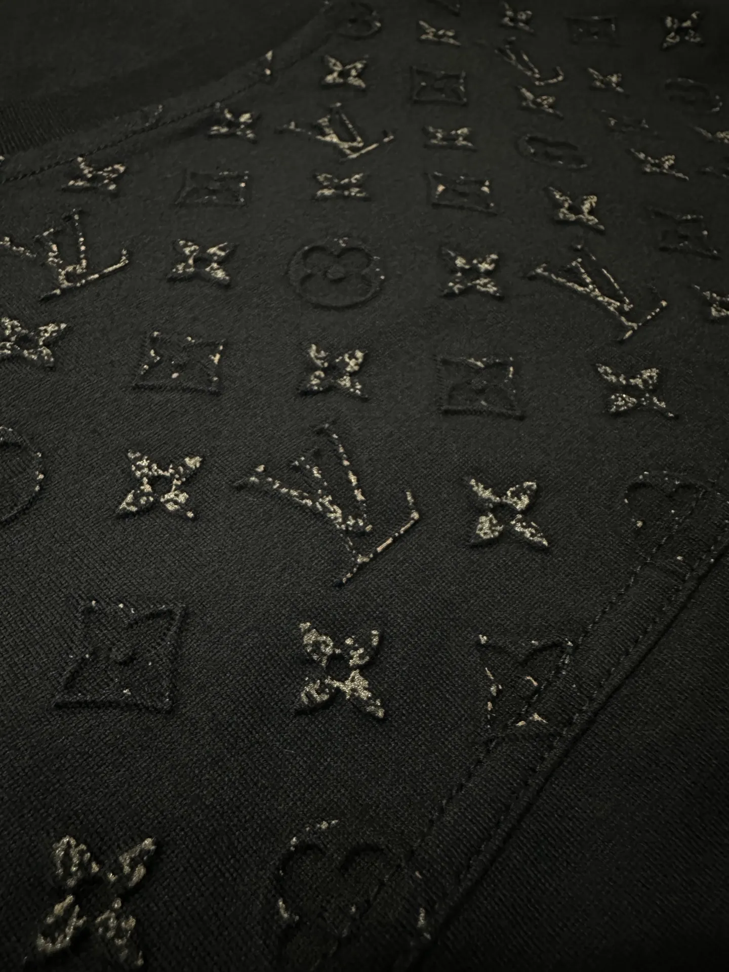 Monogram Embossed Pocket T-Shirt D26018831 — view 9