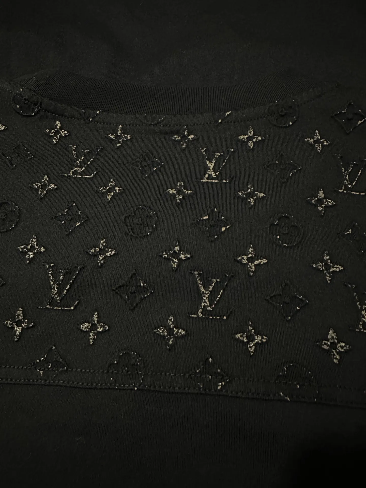 Monogram Embossed Pocket T-Shirt D26018831 — view 10