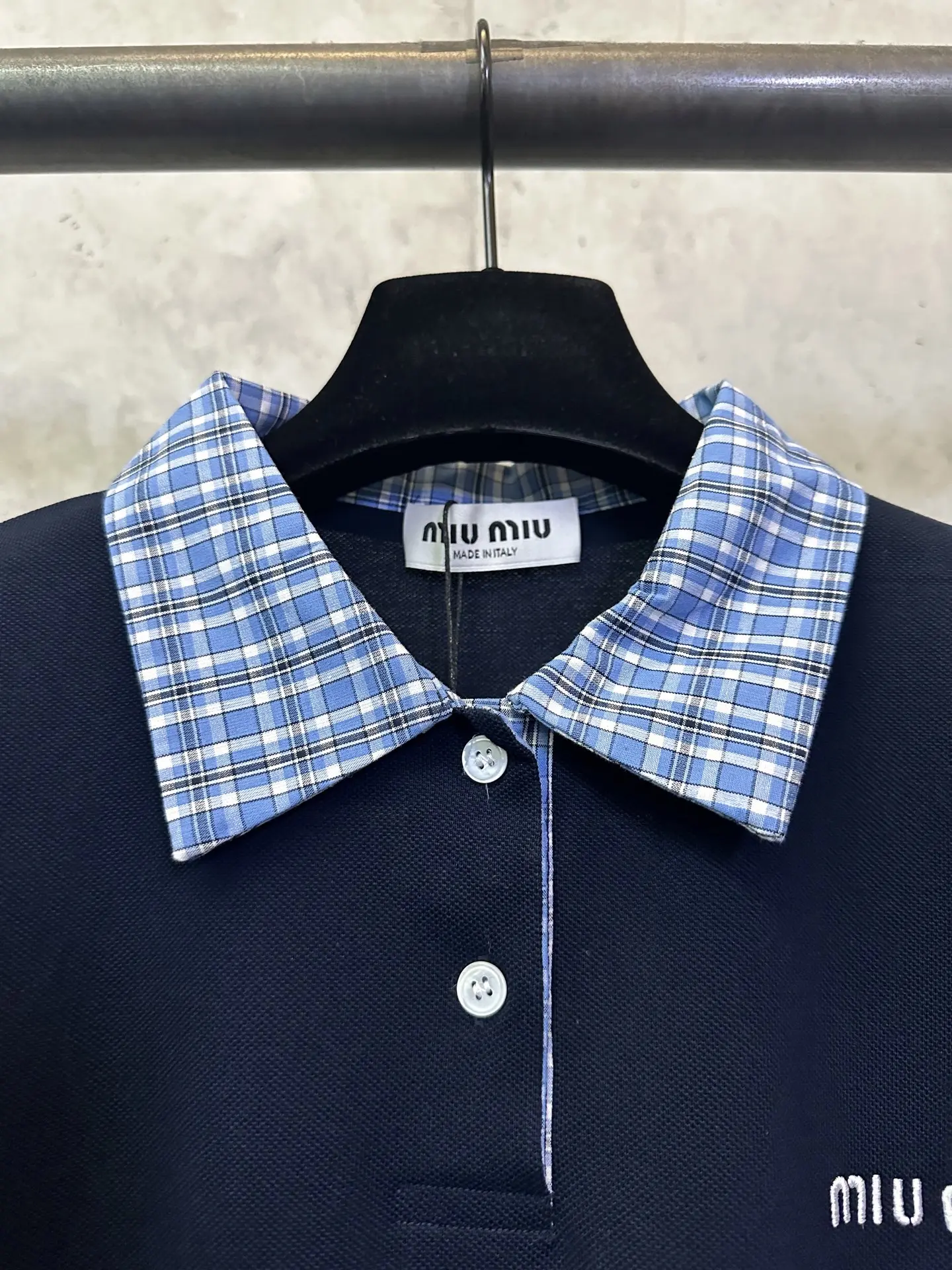 Contrast Check Collar Logo Polo Shirt D26012370 — view 7
