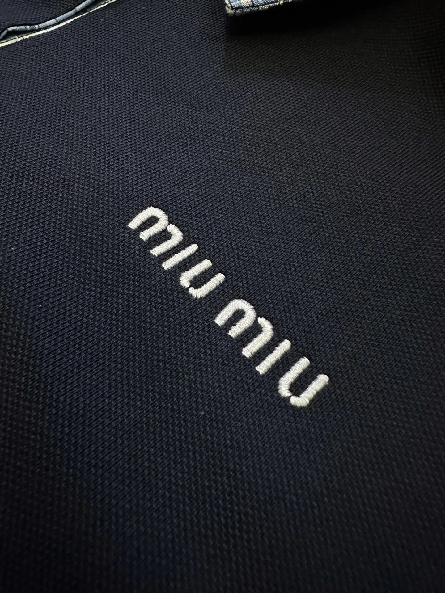 Contrast Check Collar Logo Polo Shirt D26012370 — view 8