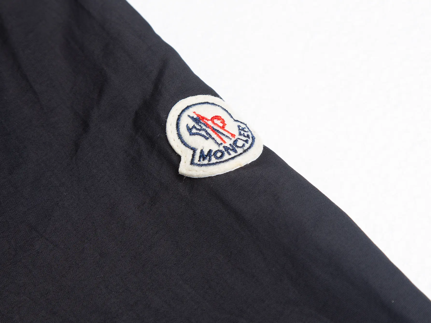 Logo-Embroidered Hooded Windbreaker Jacket D26015908 — view 9