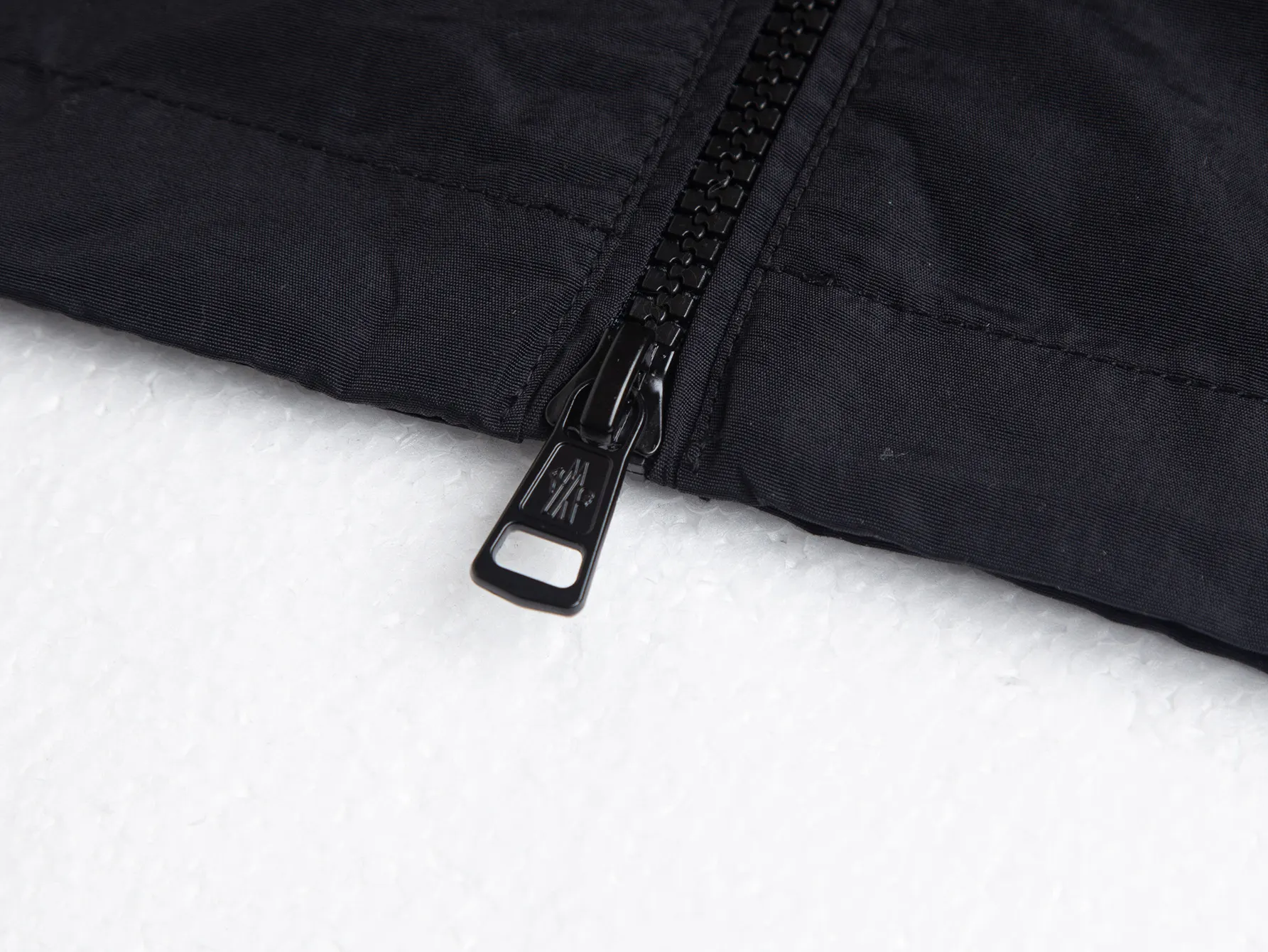 Logo-Embroidered Hooded Windbreaker Jacket D26015908 — view 11
