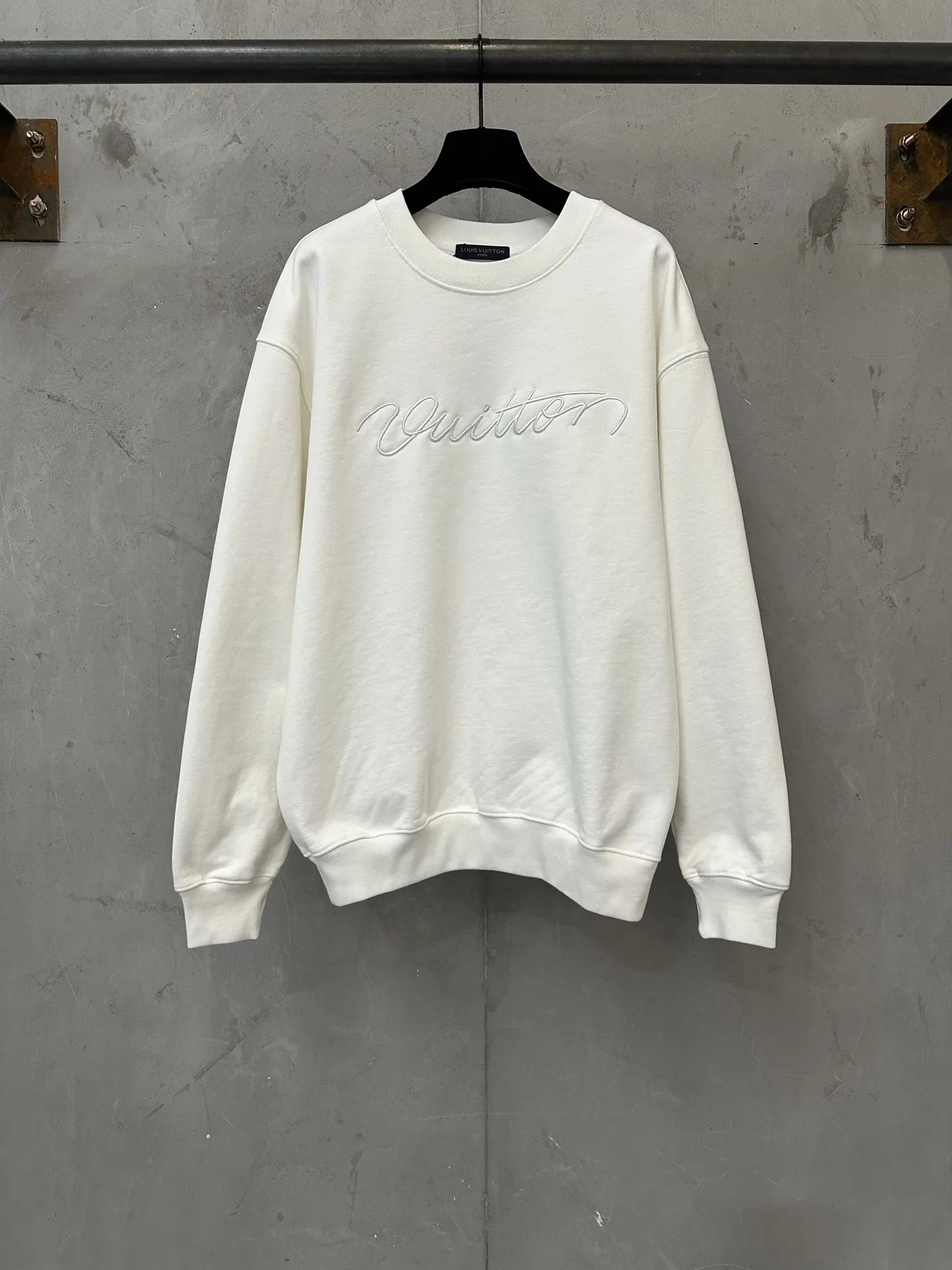 Embroidered Script Logo Crew-Neck Sweatshirt D26023136