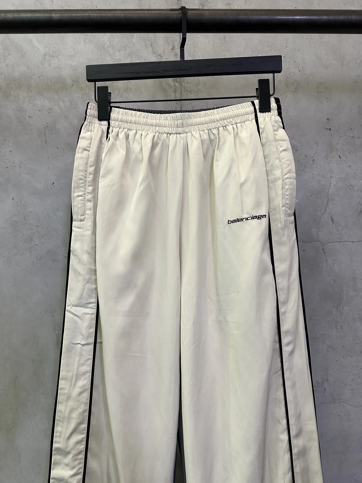 Color-Block Distressed Shell Track Pants D27012408 — view 3