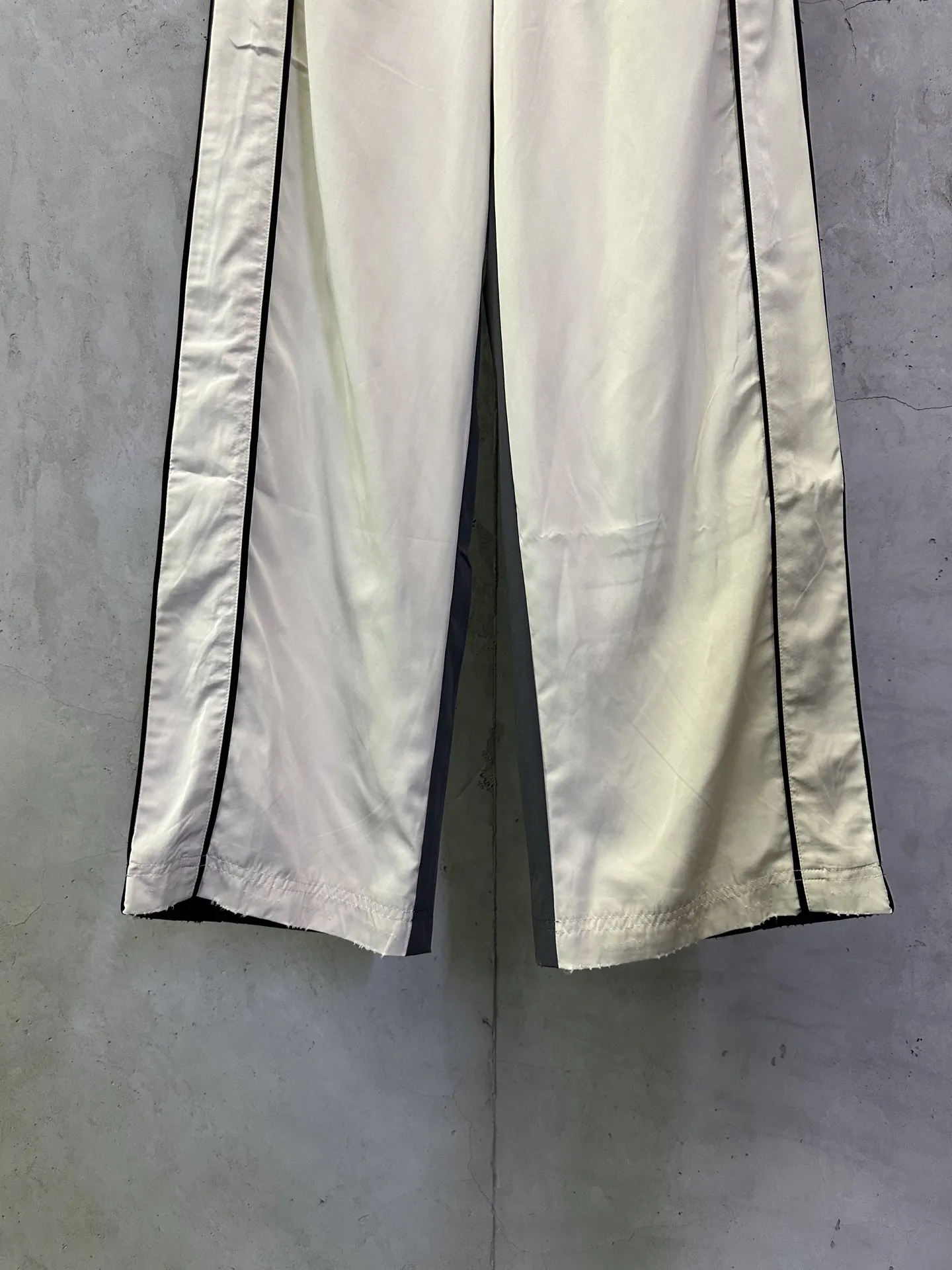 Color-Block Distressed Shell Track Pants D27012408 — view 4