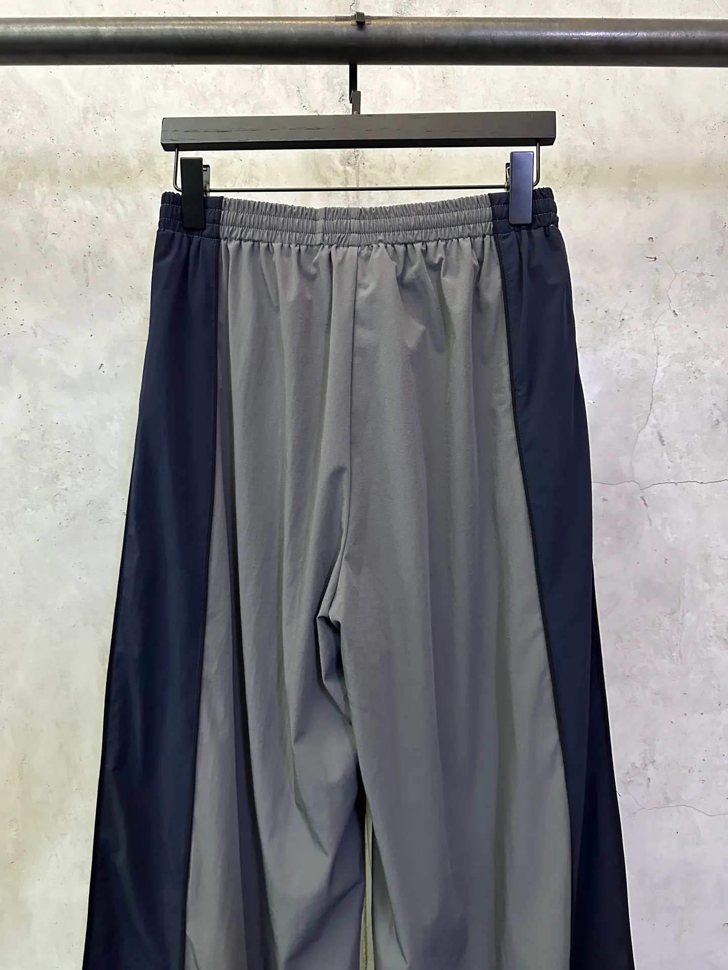 Color-Block Distressed Shell Track Pants D27012408 — view 5