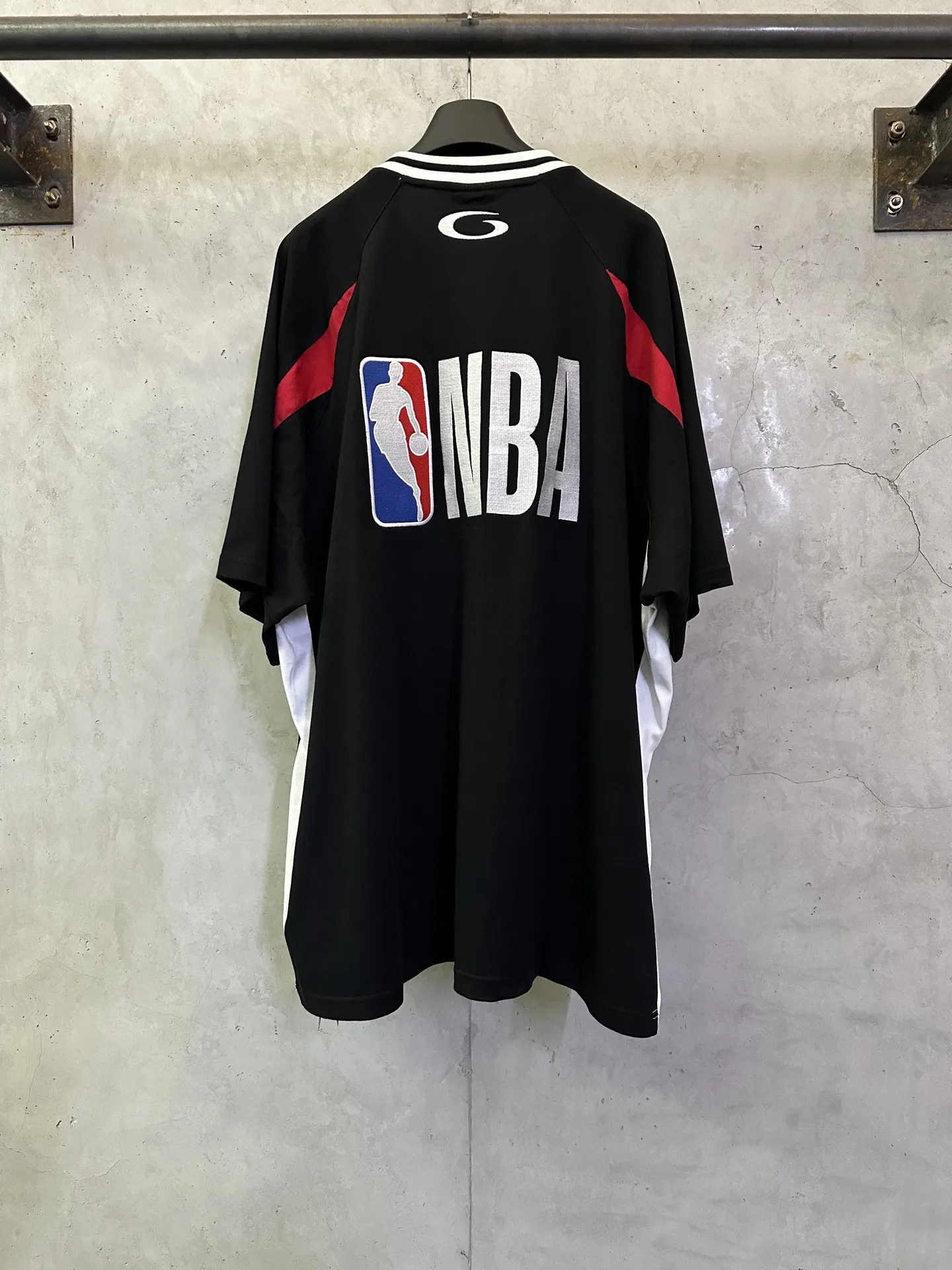 NBA Logo Embroidered Mesh Jersey T-Shirt D27012351 — view 2
