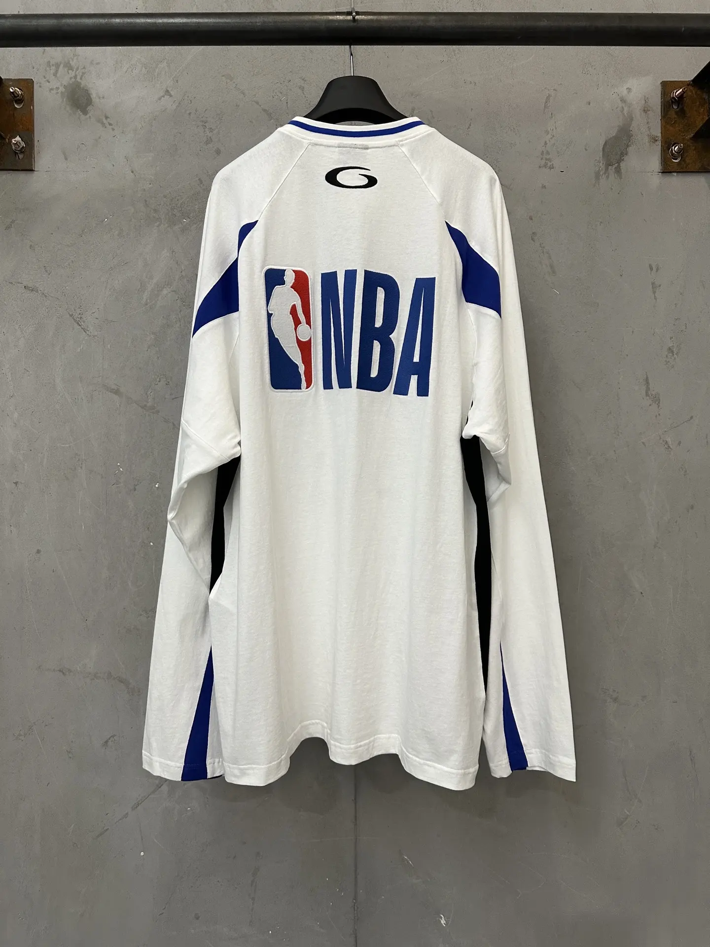 NBA Collaboration Long-Sleeve Jersey T-Shirt D27023756 — view 2
