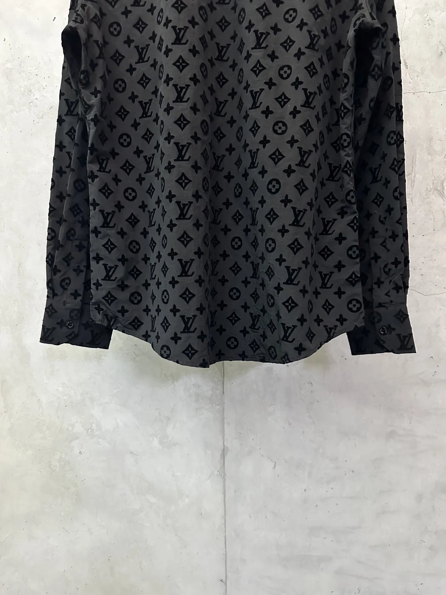 Monogram Flocked Long-Sleeve Shirt D27023160 — view 6