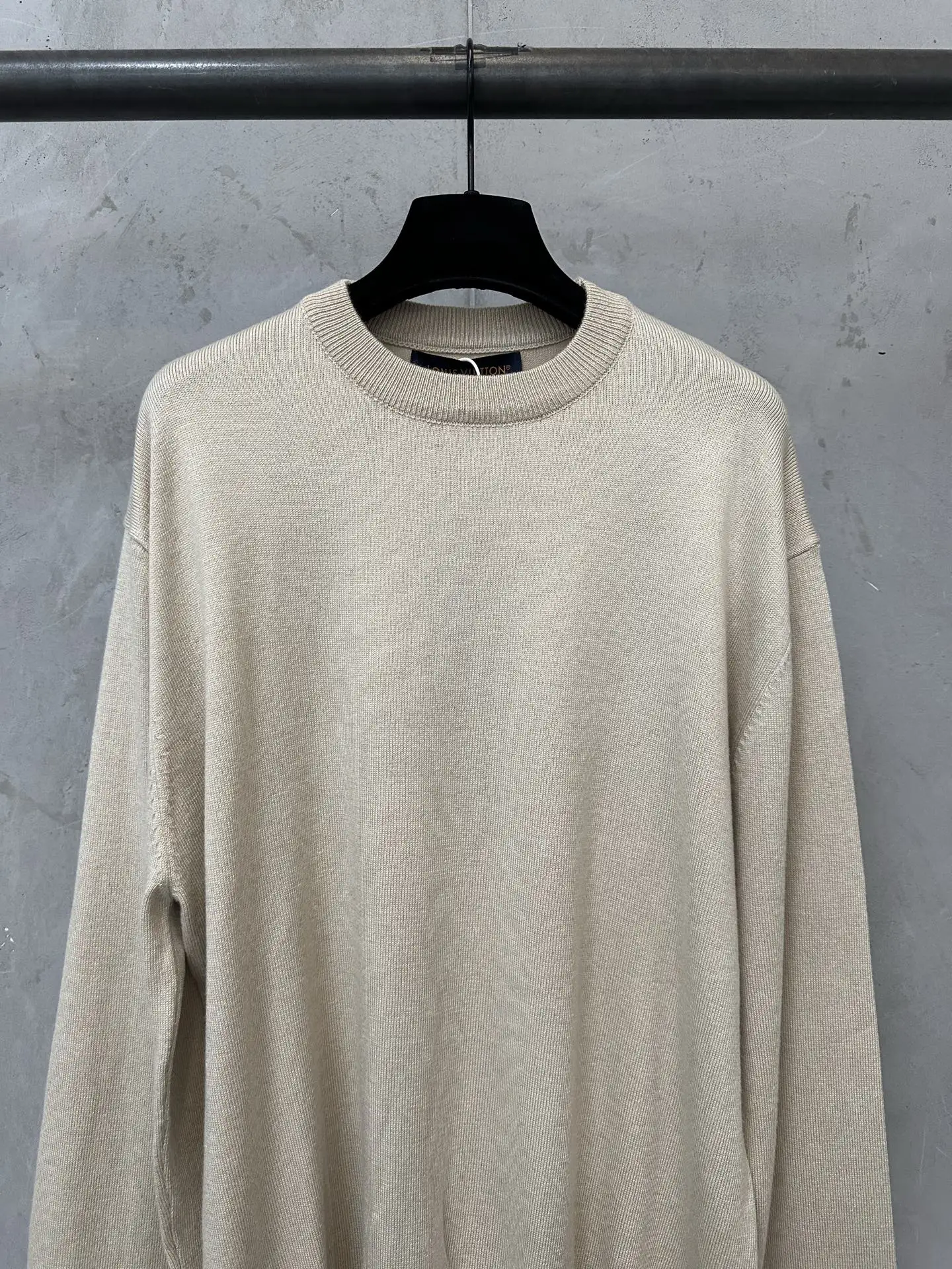Cashmere-Blend Crew-Neck Knit Sweater D27020541 — view 3