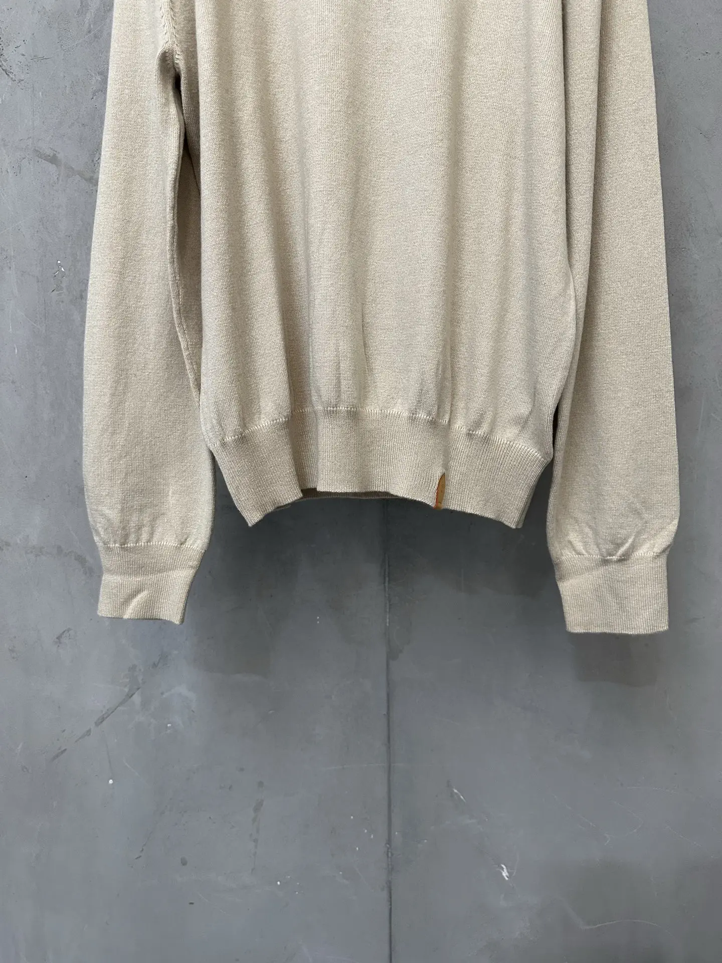 Cashmere-Blend Crew-Neck Knit Sweater D27020541 — view 4