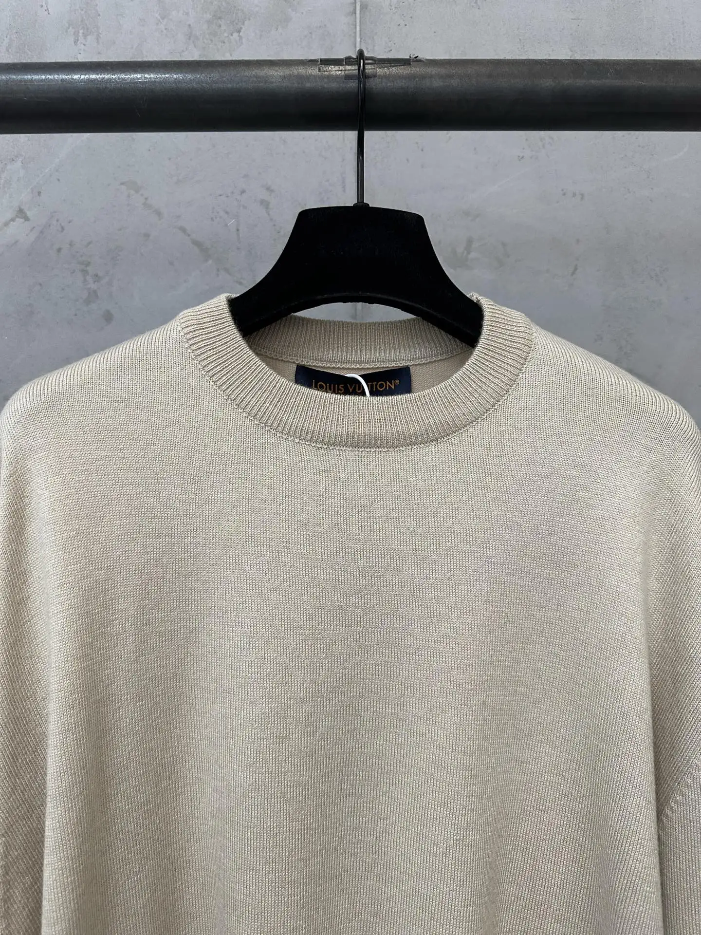 Cashmere-Blend Crew-Neck Knit Sweater D27020541 — view 5