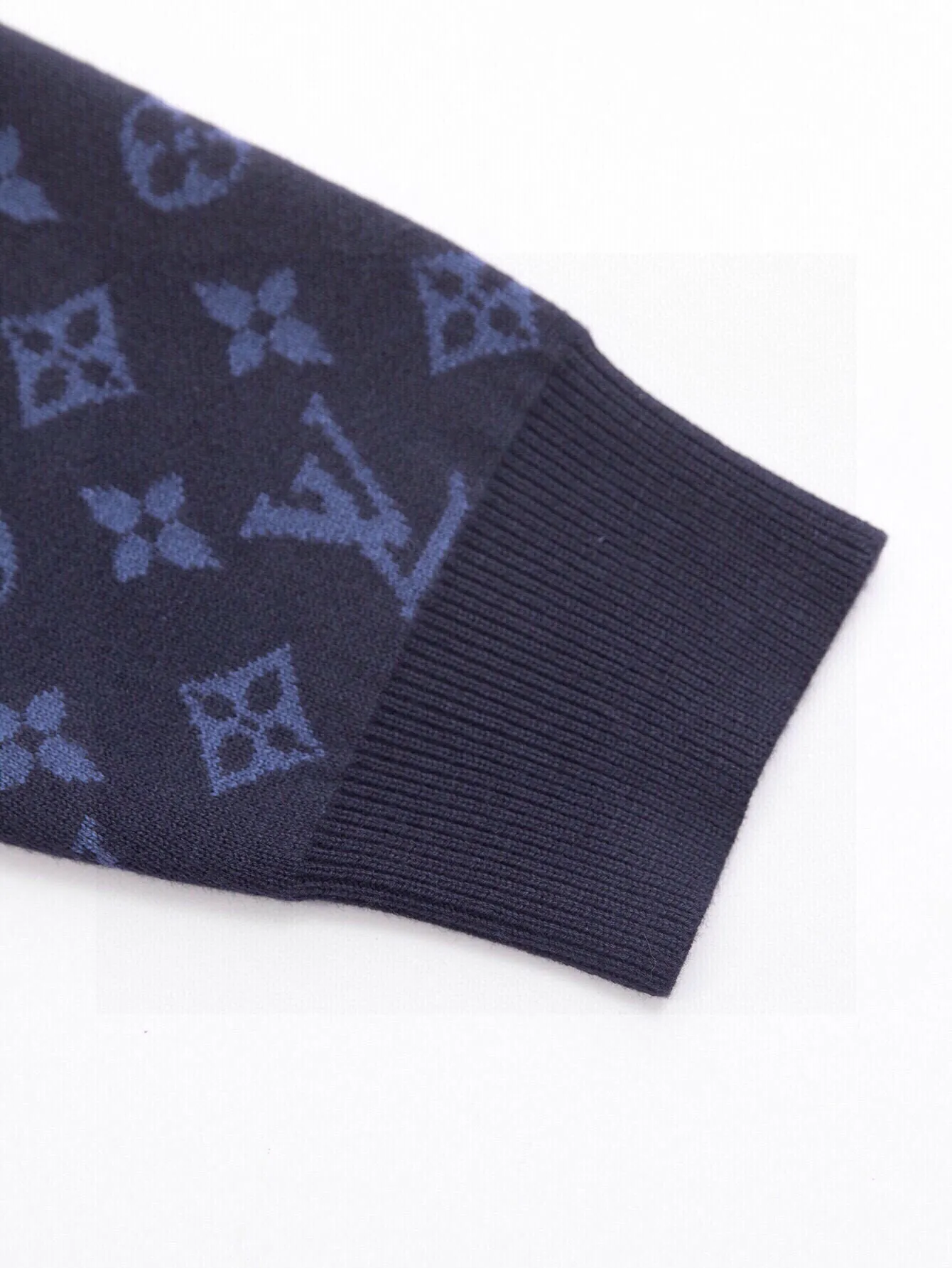 Monogram Reversible Cashmere-Blend Zip-Up Hoodie D27016000 — view 8